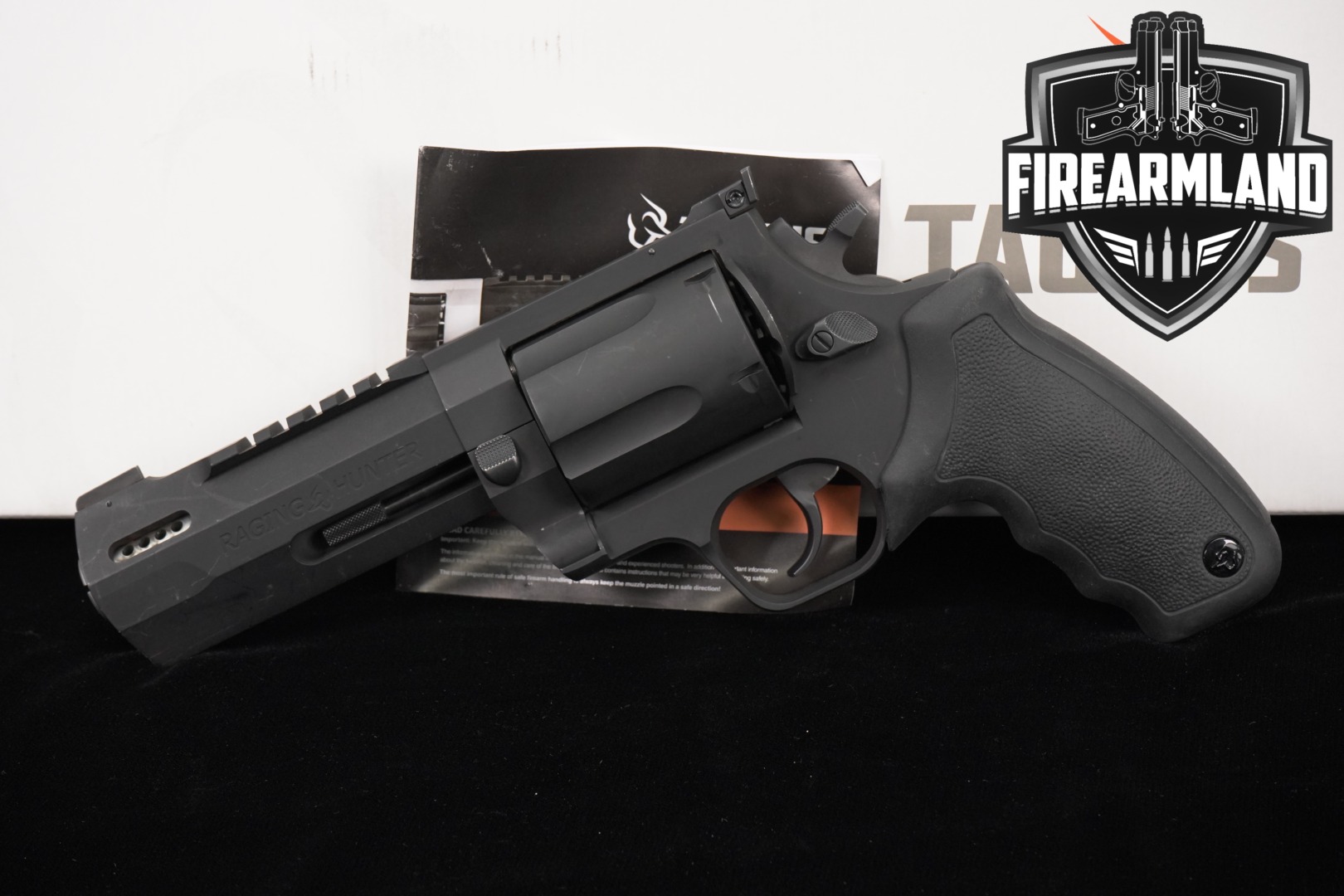 Taurus Raging Hunter .460 S&W Magnum .460 S&W Mag. Black in Good Condition Thumbnail
