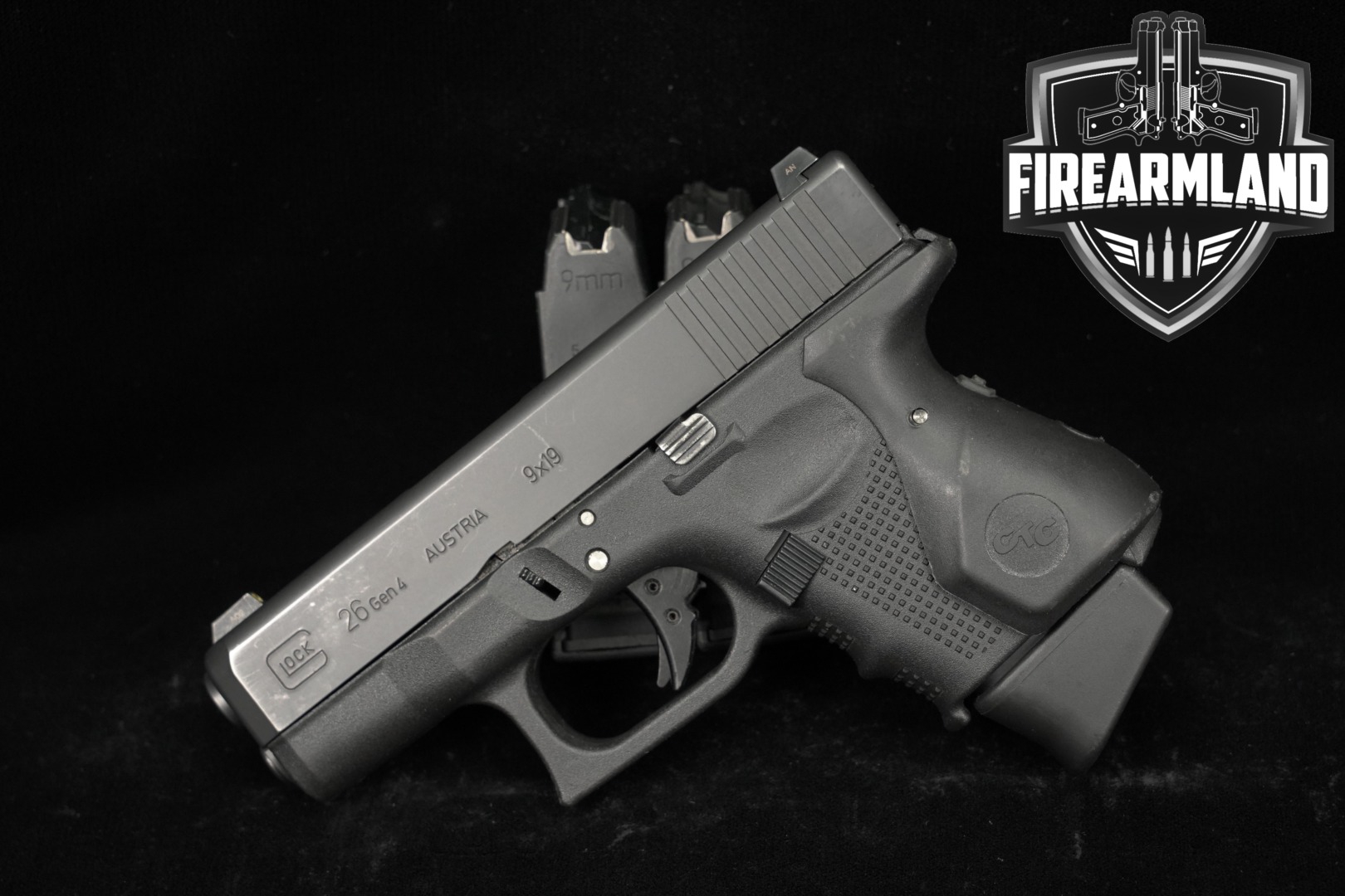 Glock 26 Gen4 G26 Gen 4 9mm 3.43 +3 MAGS, HOLSTER, CT LASERGRIPS-img-0