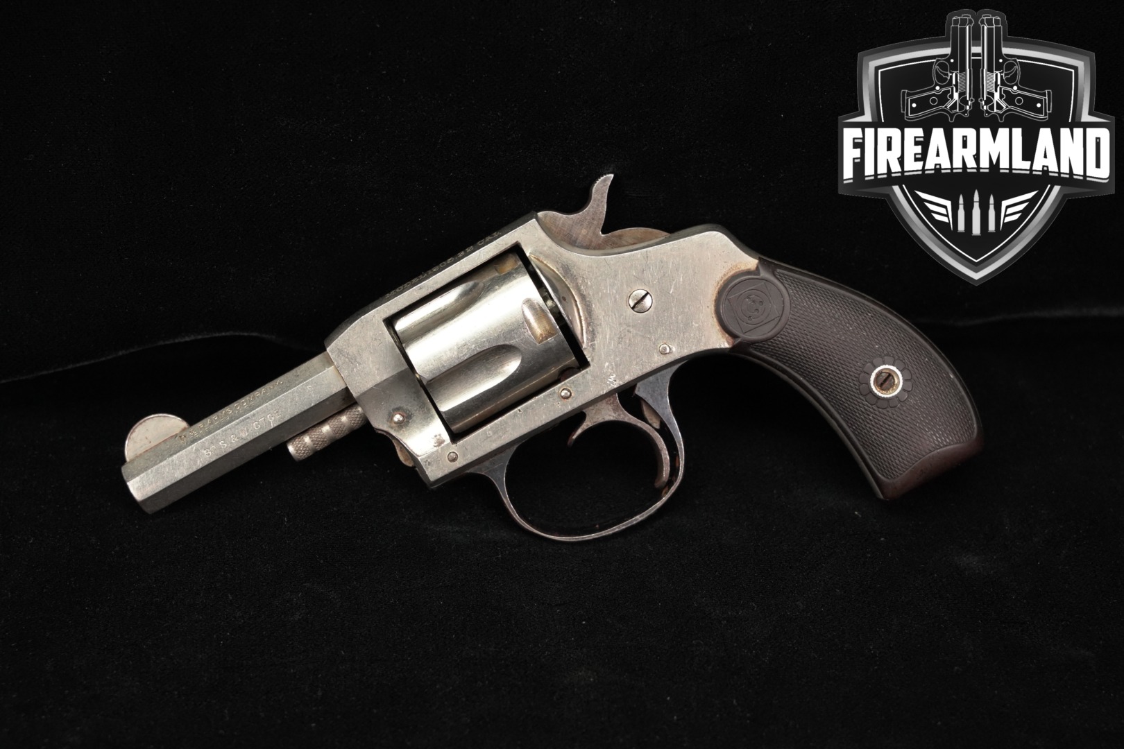 Harrington & Richardson (H&R) Model 1905 .32 Cal .32 S&W Nickel in Good Condition Thumbnail