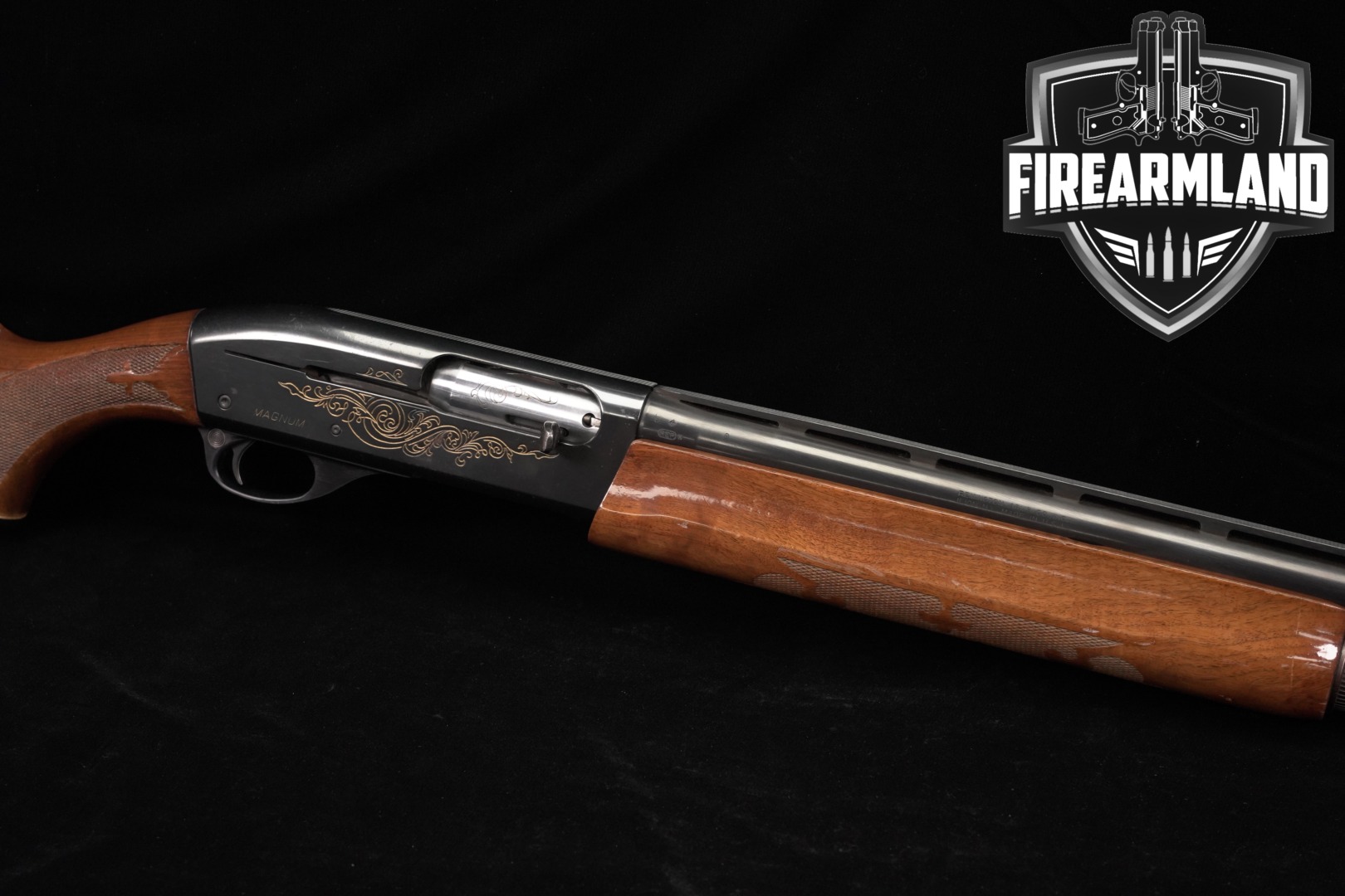 Remington Model 1100 Magnum 12 Gauge Blued & Walnut in Good Condition Thumbnail