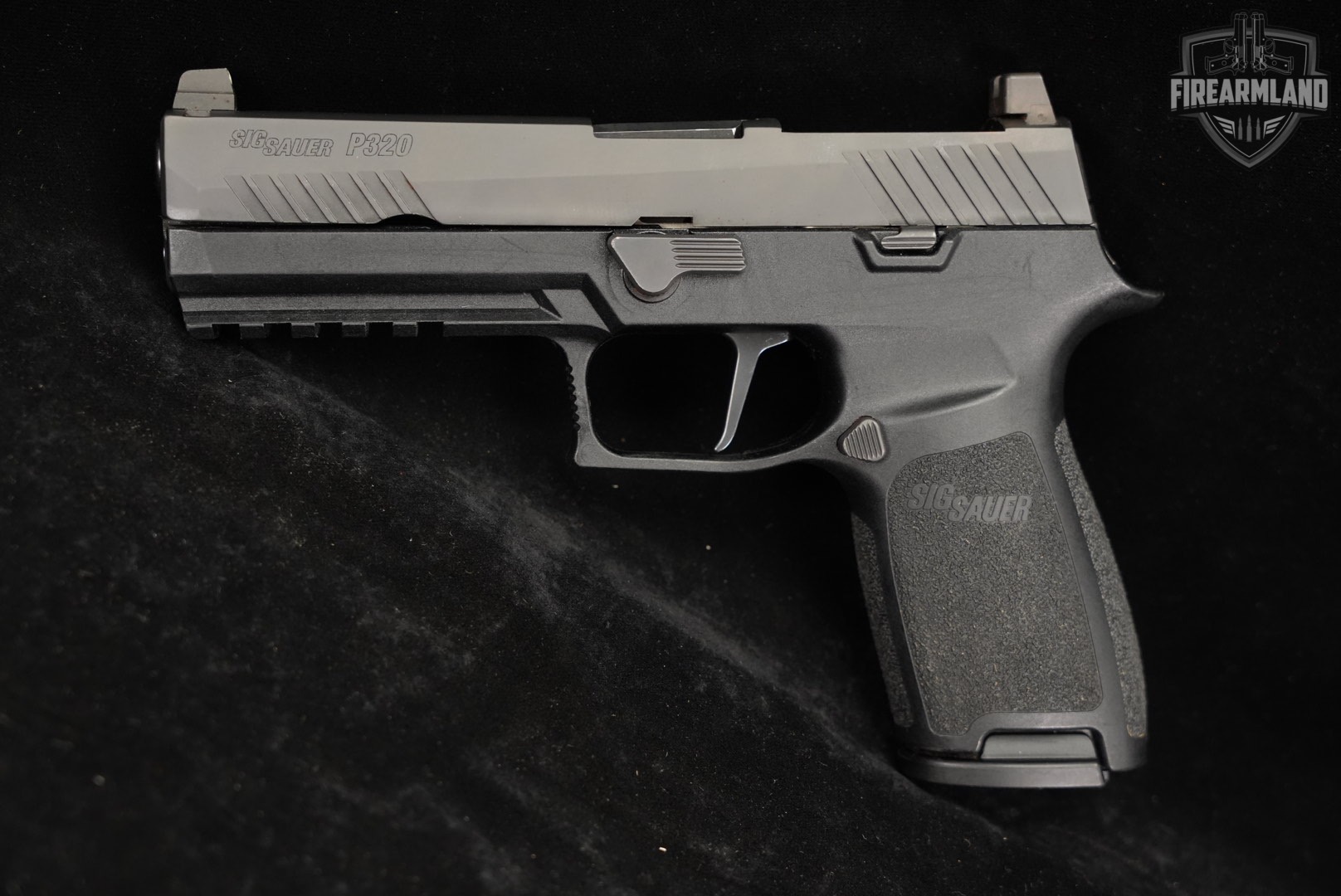 Sig Sauer P320 Full-Size 9mm OR 4.7" P-320 +2 MAGS, ORIG CASE & HOLSTER-img-3