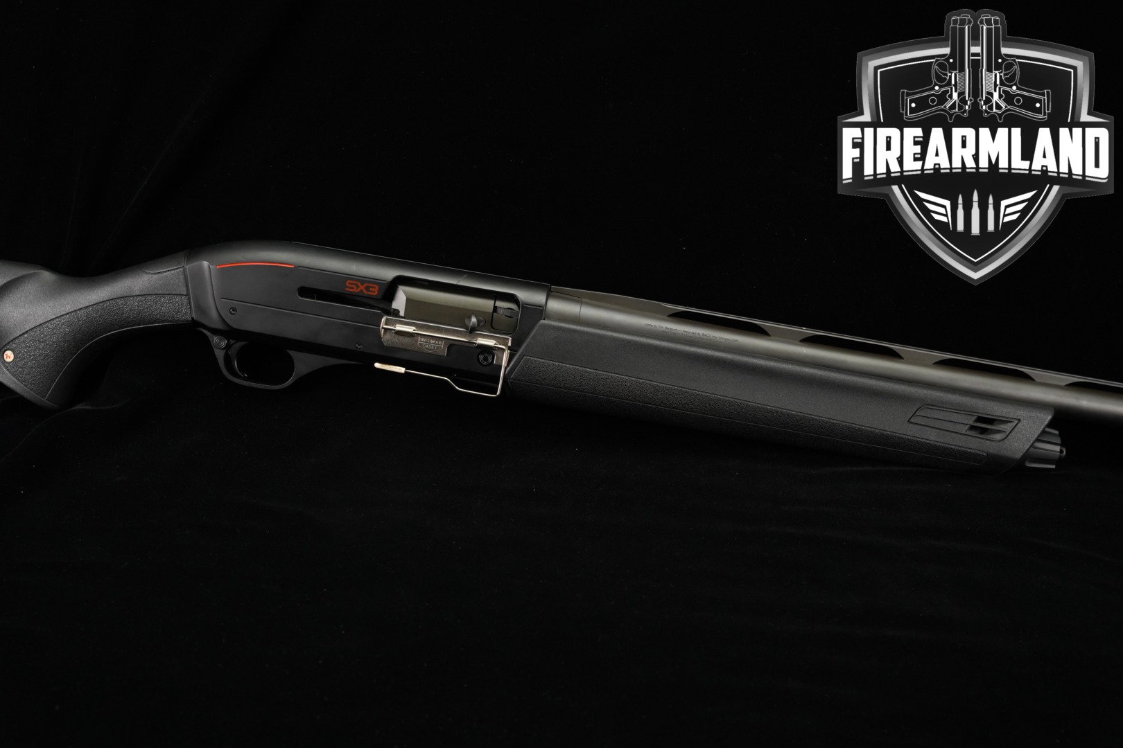 Winchester Repeating Arms Super X3 12 Gauge Black in Very Good Condition Thumbnail