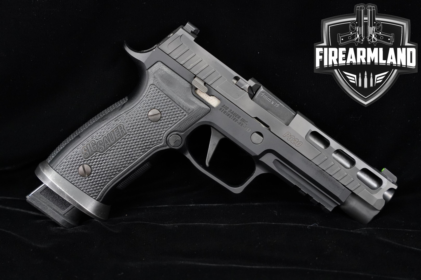 Sig Sauer P320 AXG Pro 9mm Luger Black in Good Condition Thumbnail