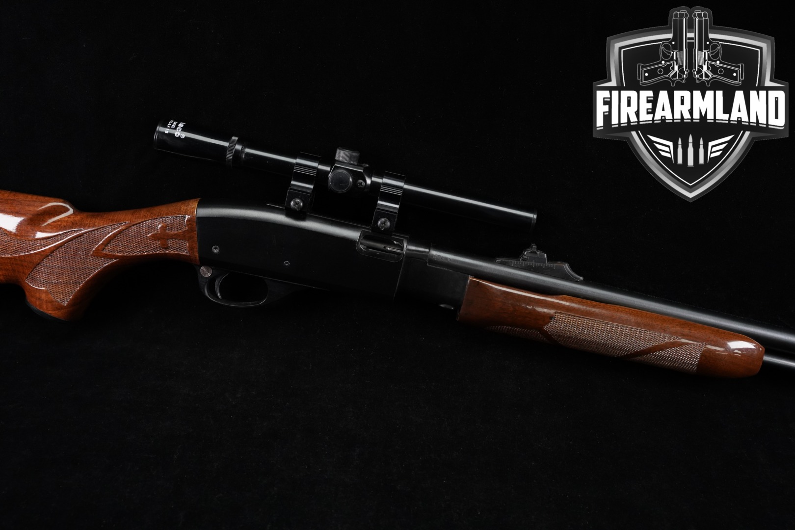 Remington Model 572 Fieldmaster BDL (Deluxe Grade) .22 S/L/LR Blued & Walnut in Good Condition Thumbnail