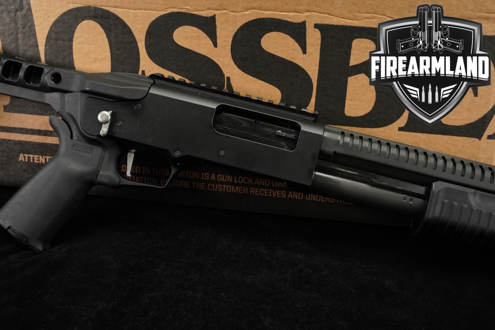 Mossberg 590R Stand-Off 12 Gauge Black in Very Good Condition Thumbnail