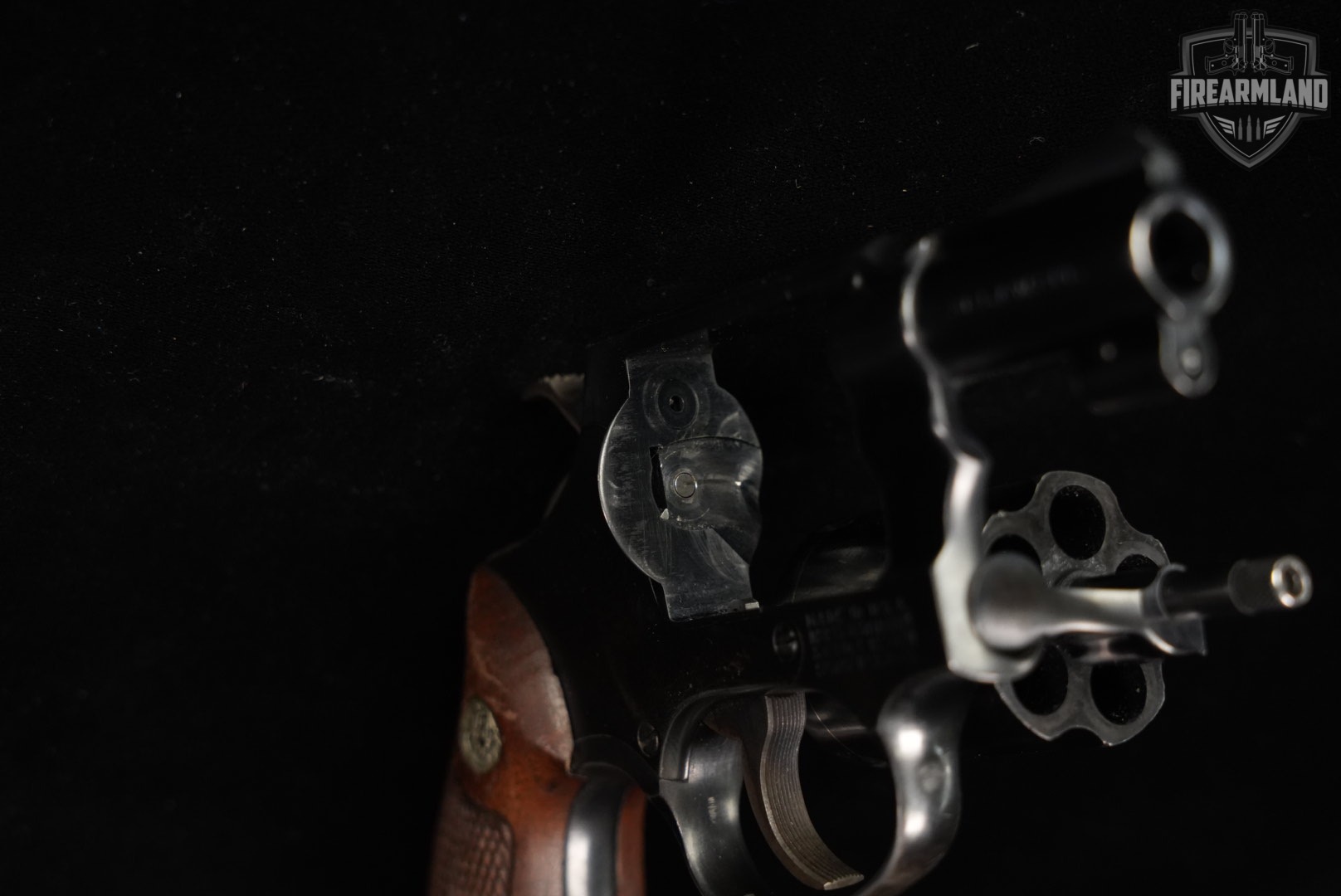 1968-1969 Smith & Wesson Model 36 Chiefs Special S&W 38 Spl 2" DA/SA-img-12