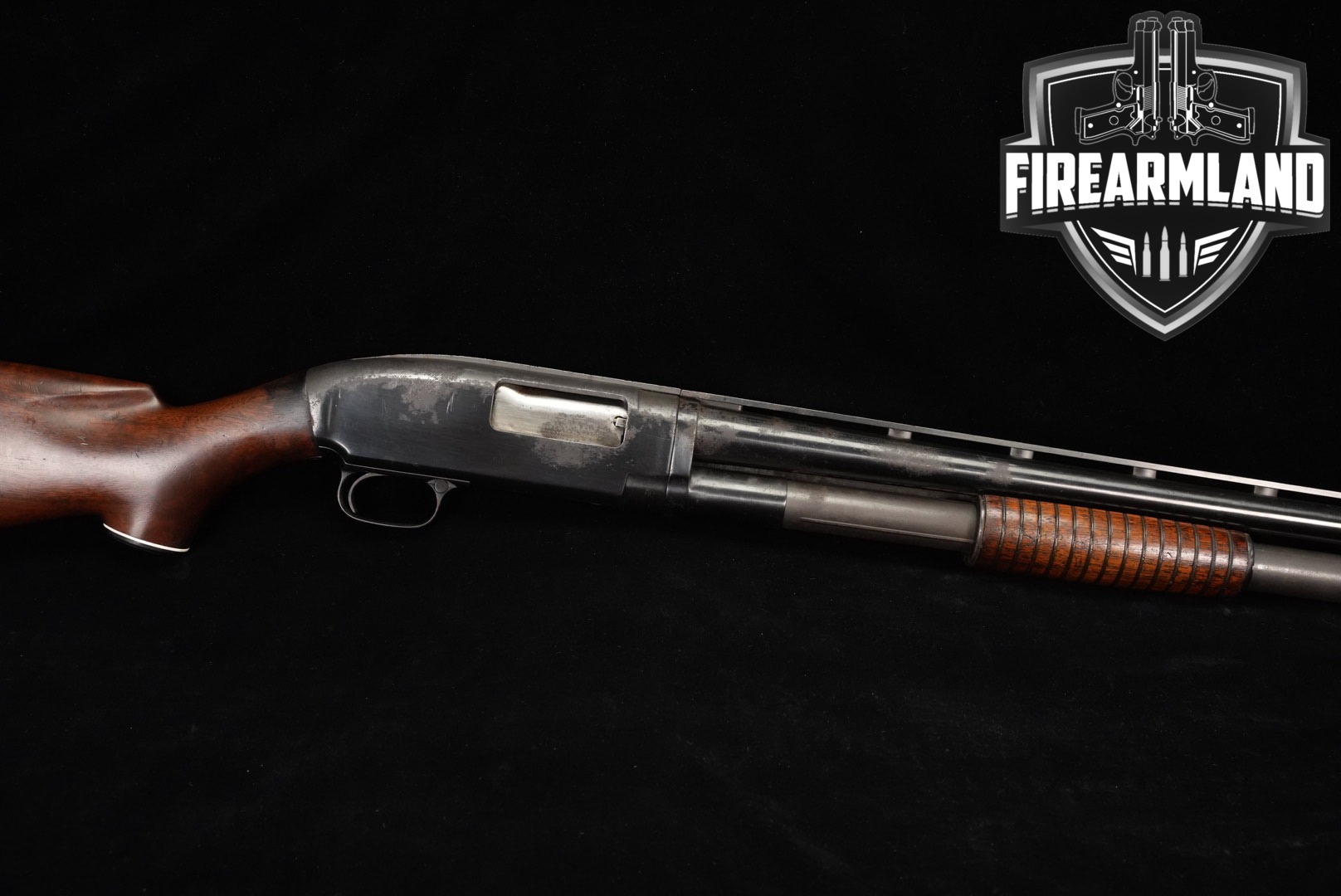 1914 Winchester Repeating Arms Model 1912 12 Gauge Blued & Walnut in Fair Condition Thumbnail
