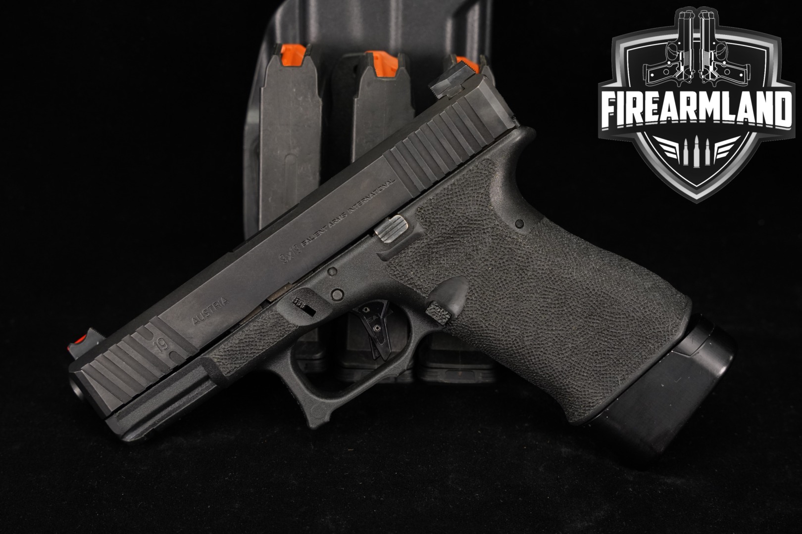 Salient Arms International (SAI) Glock 19 Gen3 9mm Luger Black in Good Condition Thumbnail