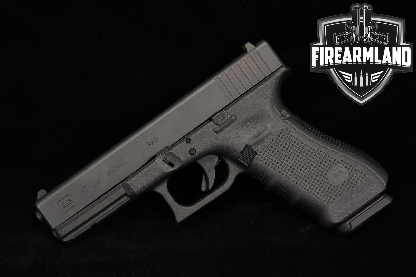 Glock G17 Gen 4 9mm Luger Black in Excellent Condition Thumbnail