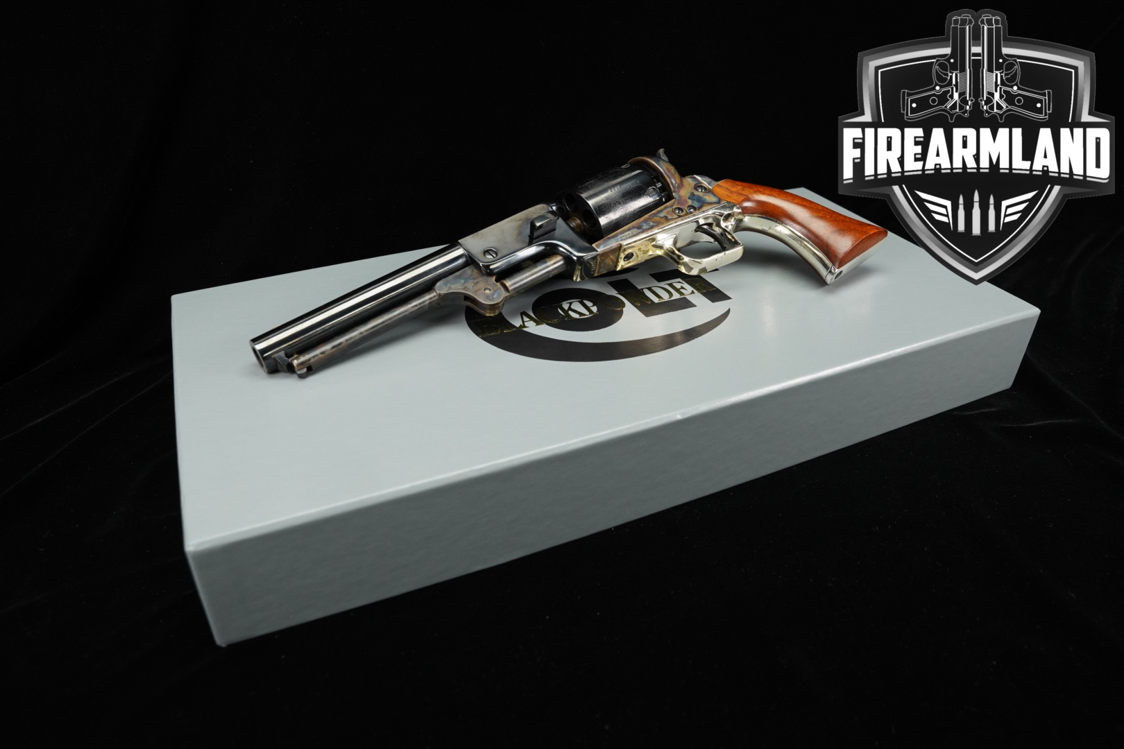 Colt Model 1848 Dragoon Whitneyville-Hartford Transition; Blackpowder Series; 2nd Generation .44 Color Case-Hardened & Blued in Good Condition Thumbnail