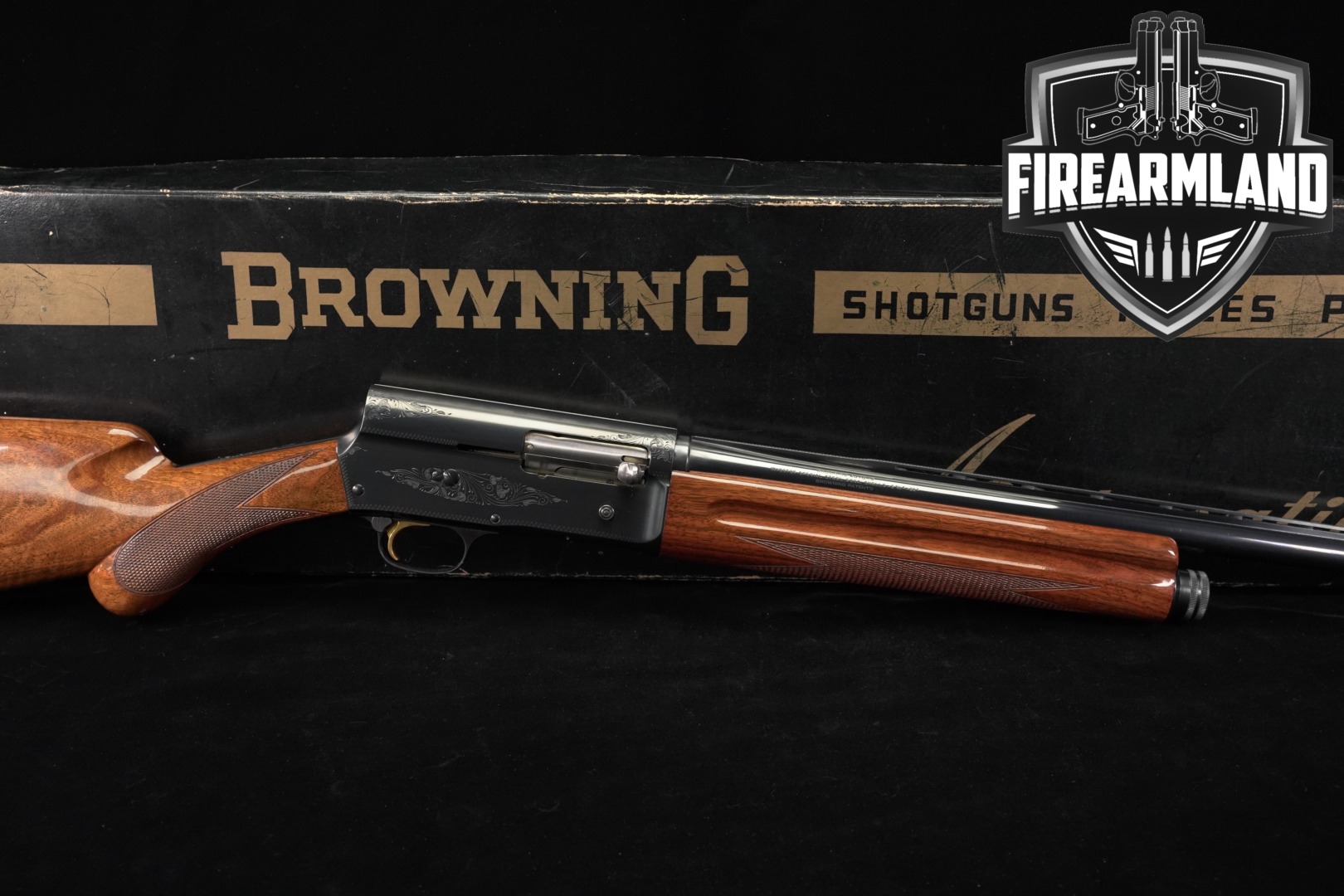 1965 Browning Auto-5 Light Twenty 20 Gauge Blued & Walnut in Good Condition Thumbnail