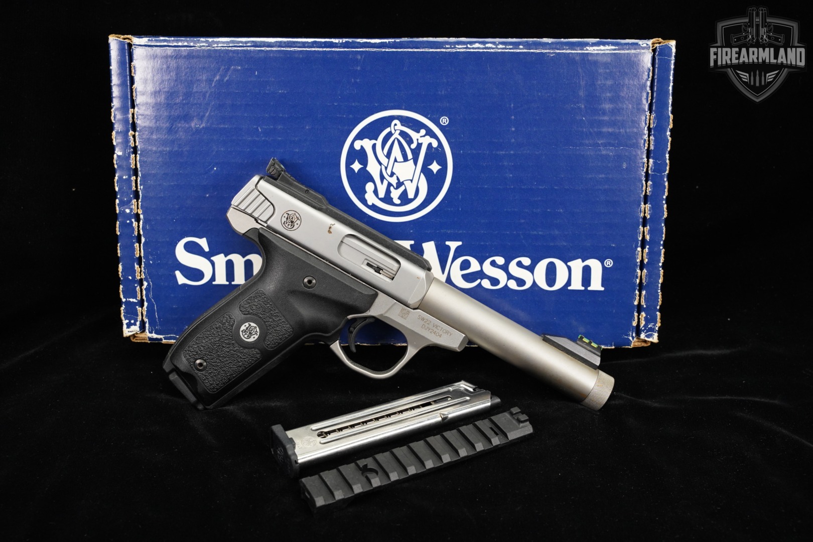 Smith & Wesson SW22 S&W Victory 22LR Optics-Ready SW-22 THREADED +2 MAGS-img-2