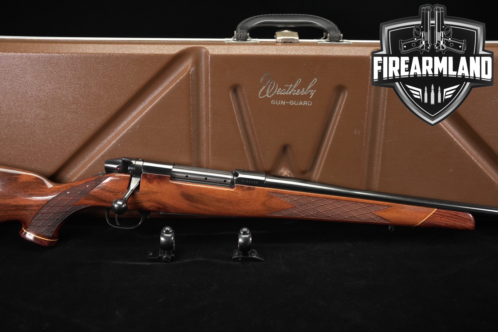 1972-1994 Weatherby Mark V Deluxe .300 Wby. Mag. High Polish Blue & Walnut in Very Good Condition Thumbnail