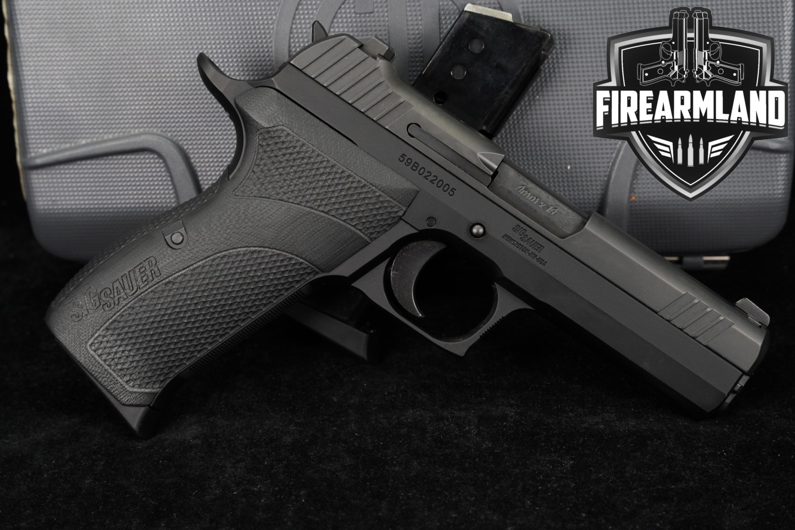 Sig Sauer P210 Carry 9mm Luger Black in Excellent Condition Thumbnail