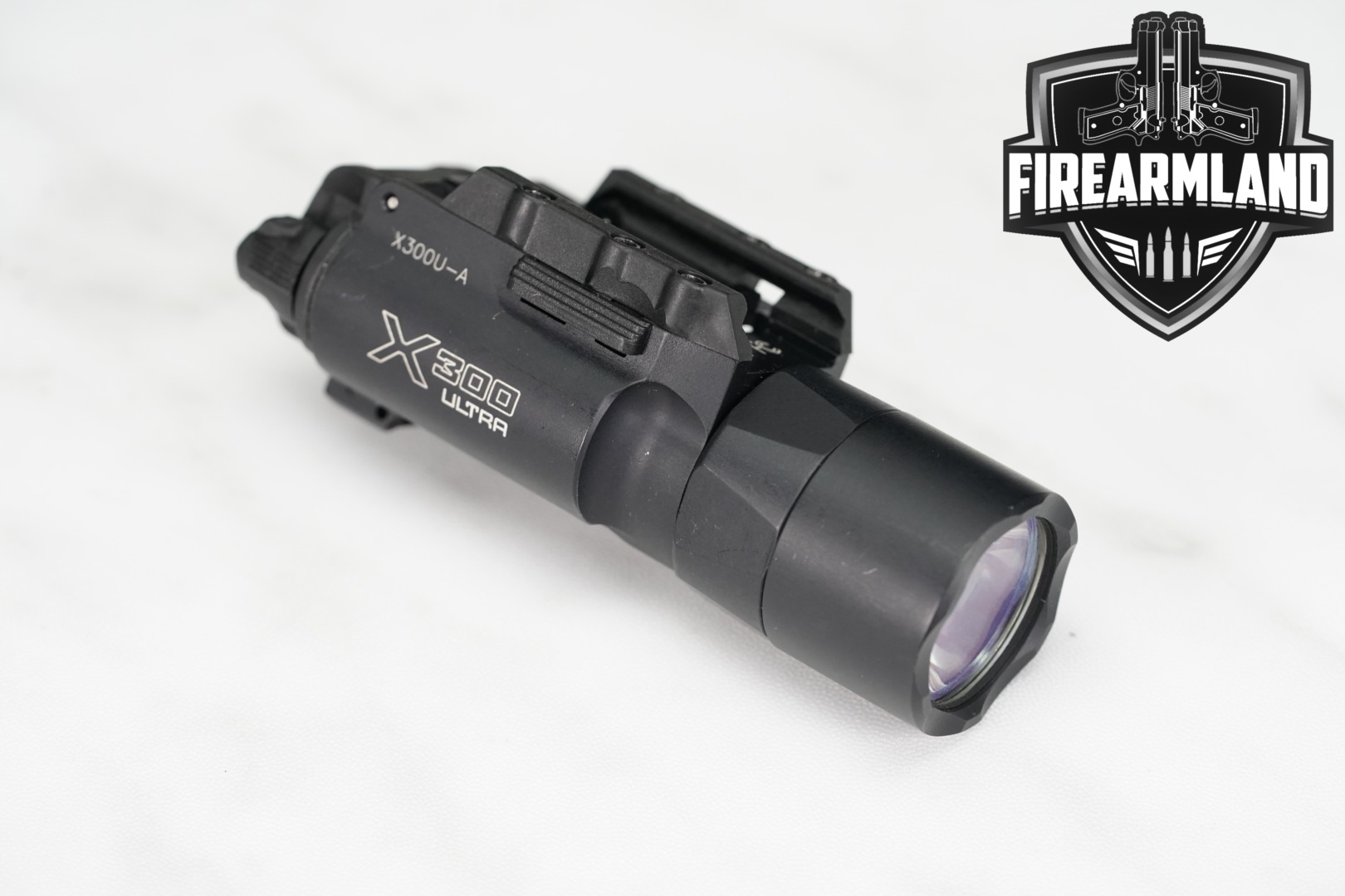 SureFire X300 Ultra in Excellent Condition Thumbnail