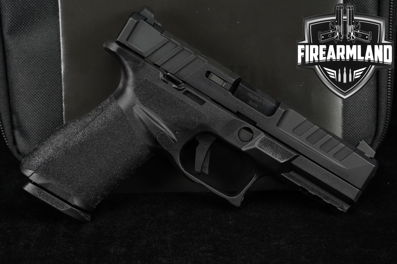 Springfield Armory Echelon 4.0C 9mm Luger Black in Excellent Condition Thumbnail