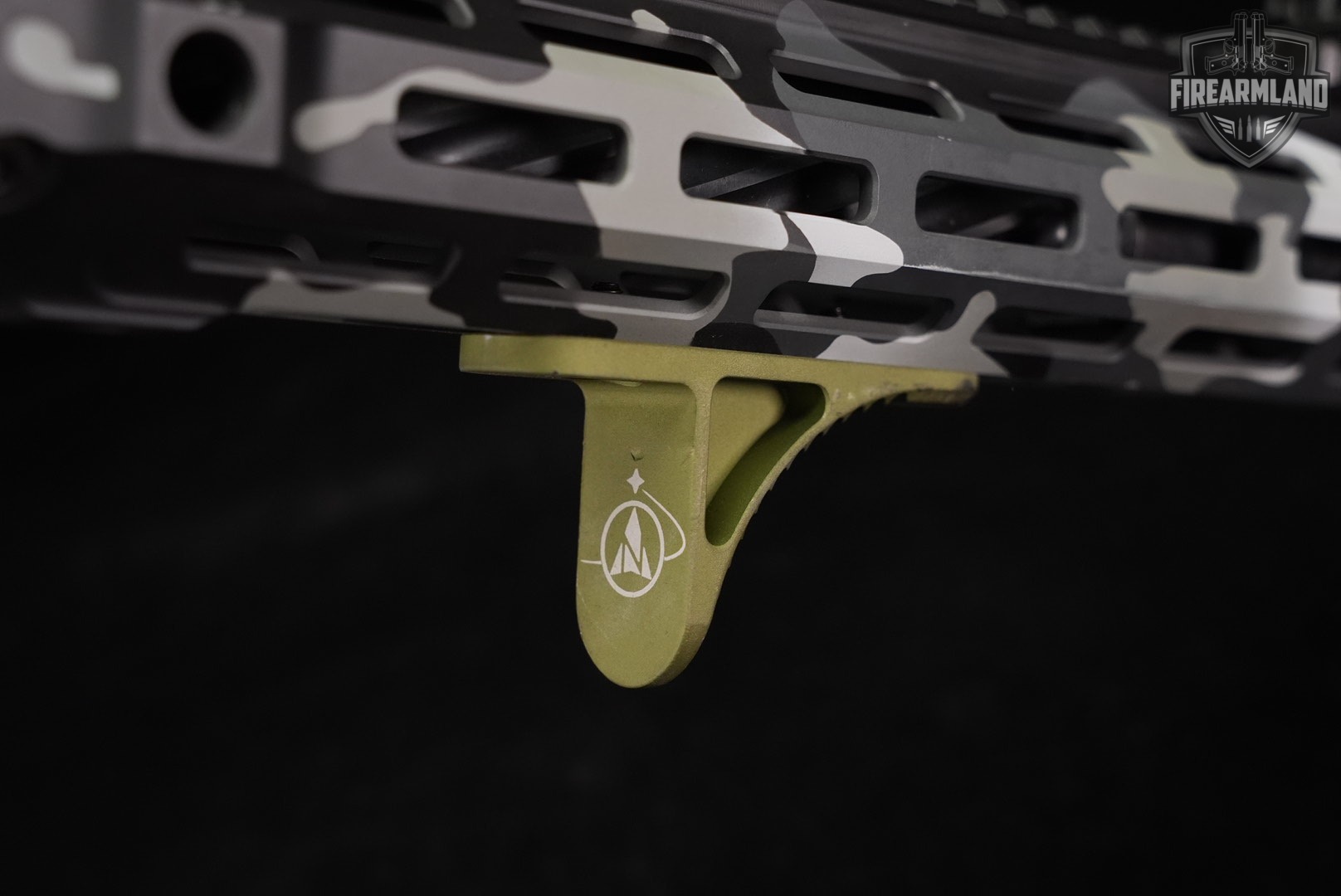 LWRC M6IC IC-DI 5.56 NATO AR-15 AR15 16" Gray/Black/White Camo M6 +3 MAGS-img-19