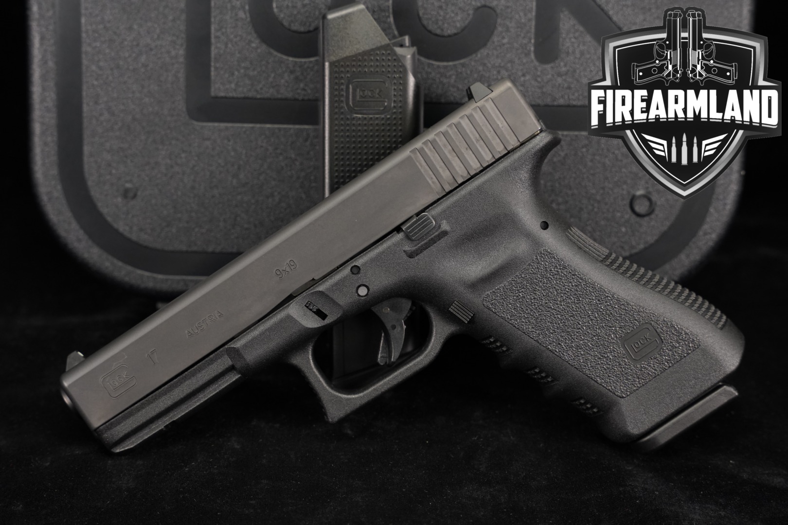 Glock G17 Gen3 9mm Luger Black in Very Good Condition Thumbnail
