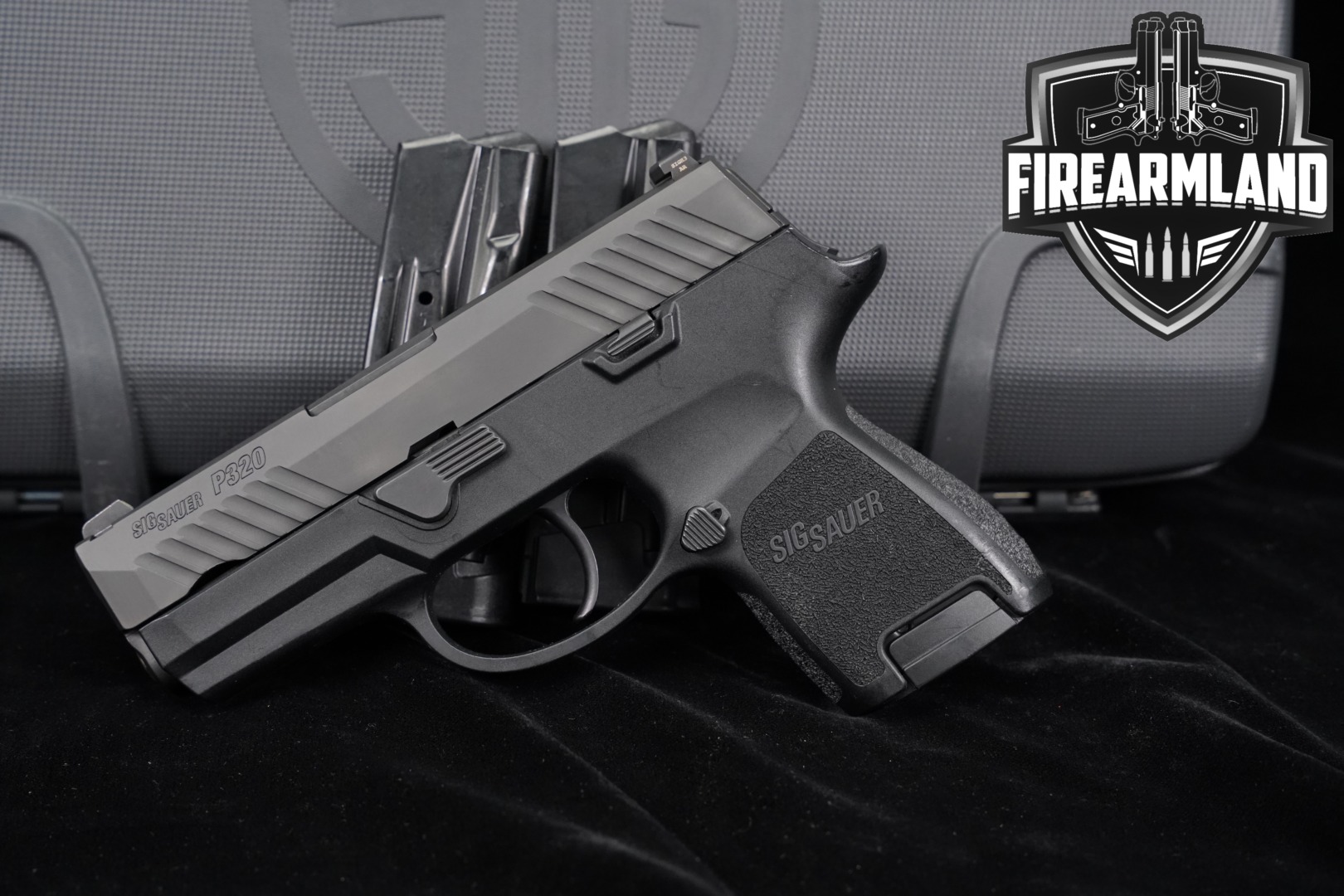 Sig Sauer P320 Subcompact, SIGLITE Night Sights, No Manual Safety 9mm Luger Black in Very Good Condition Thumbnail