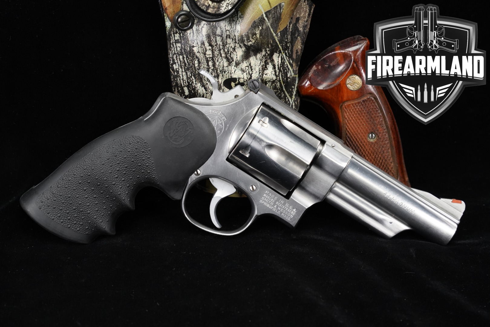 Smith & Wesson (S&W) Model 629 No Dash .44 Rem Magnum Satin Stainless in Very Good Condition Thumbnail