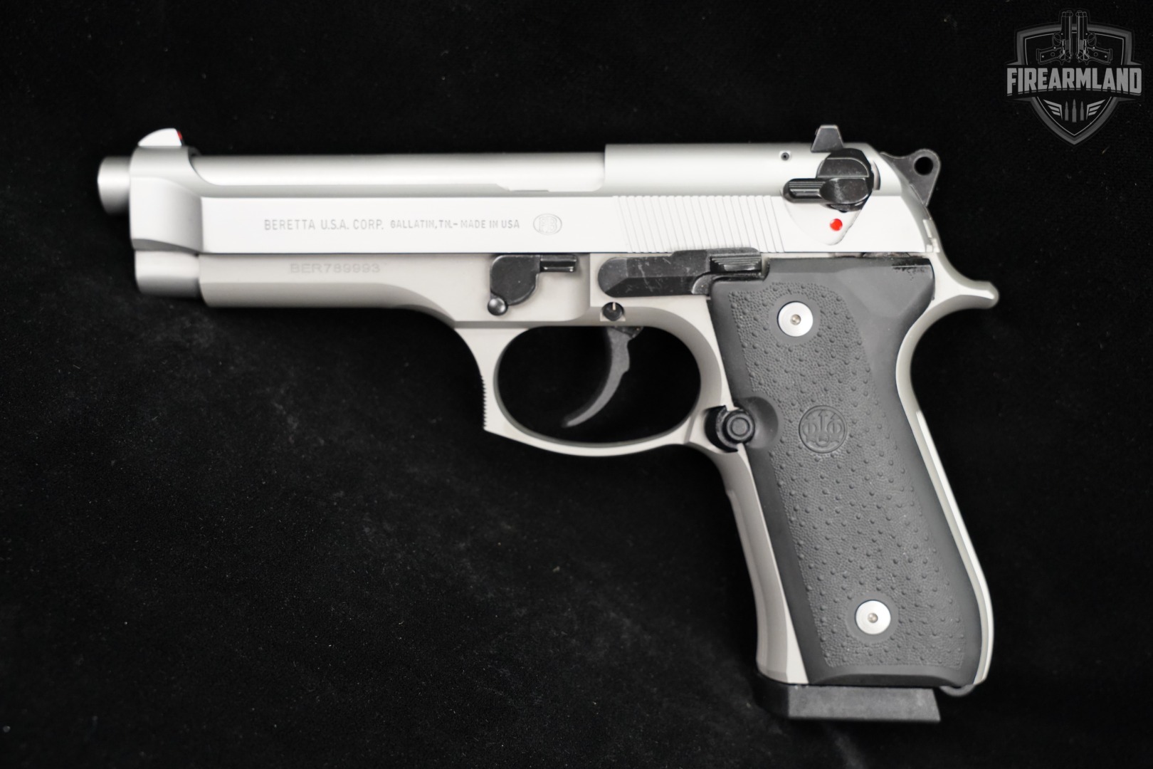 Beretta 92FS Inox 9mm 4.9" Stainless 92 FS +3 MAGS & ORIG CASE-img-3
