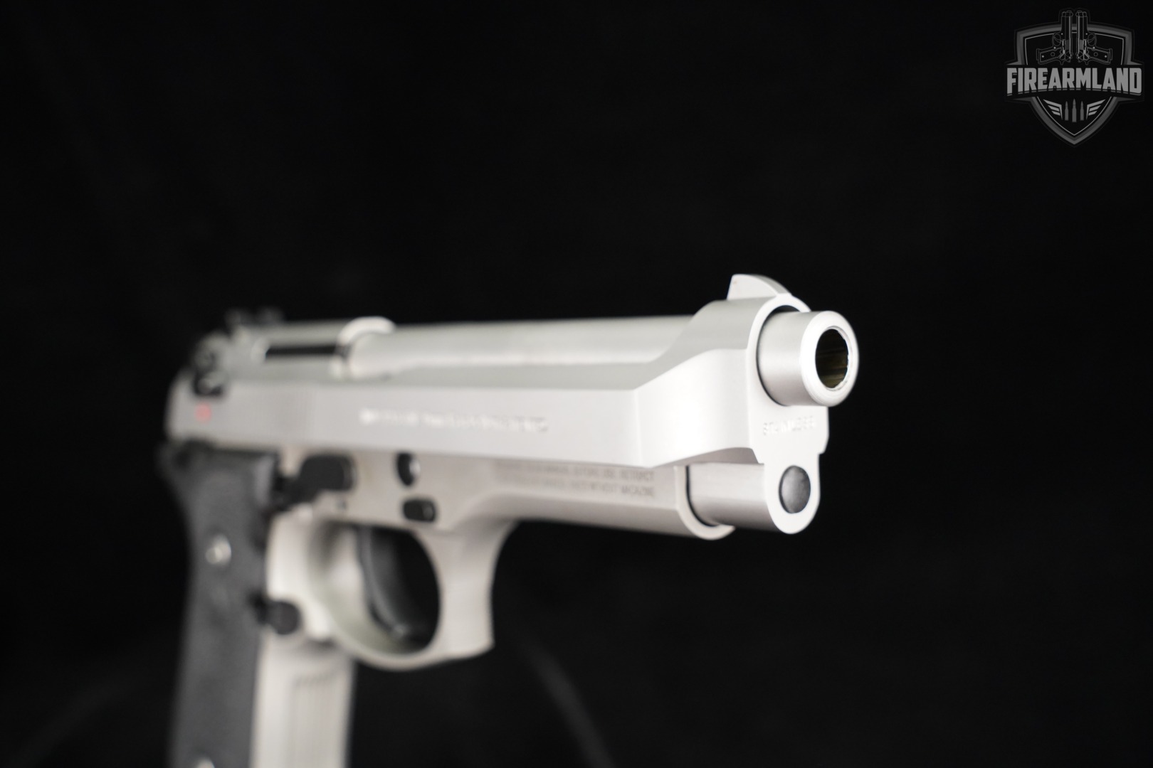 Beretta 92FS Inox 9mm 4.9" Stainless 92 FS +3 MAGS & ORIG CASE-img-9