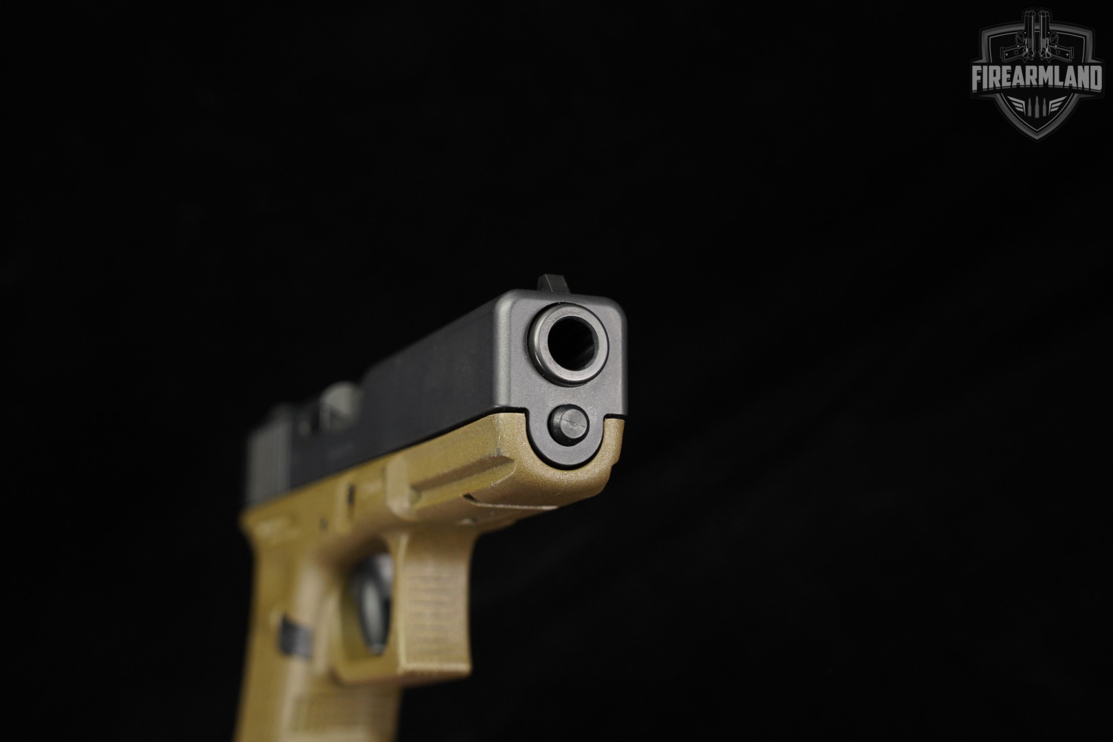 Glock 17 Gen3 G17 Gen 3 9mm 4.49" FDE +THREE MAGS-img-9