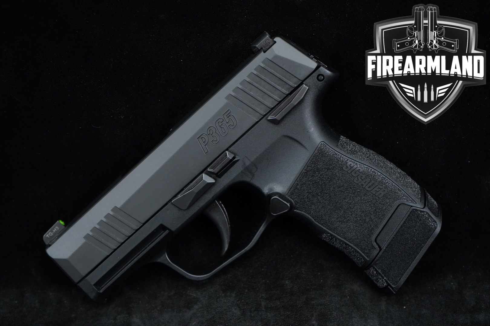 Sig Sauer P365 BXR3 TacPac 9mm Luger Black in Excellent Condition Thumbnail
