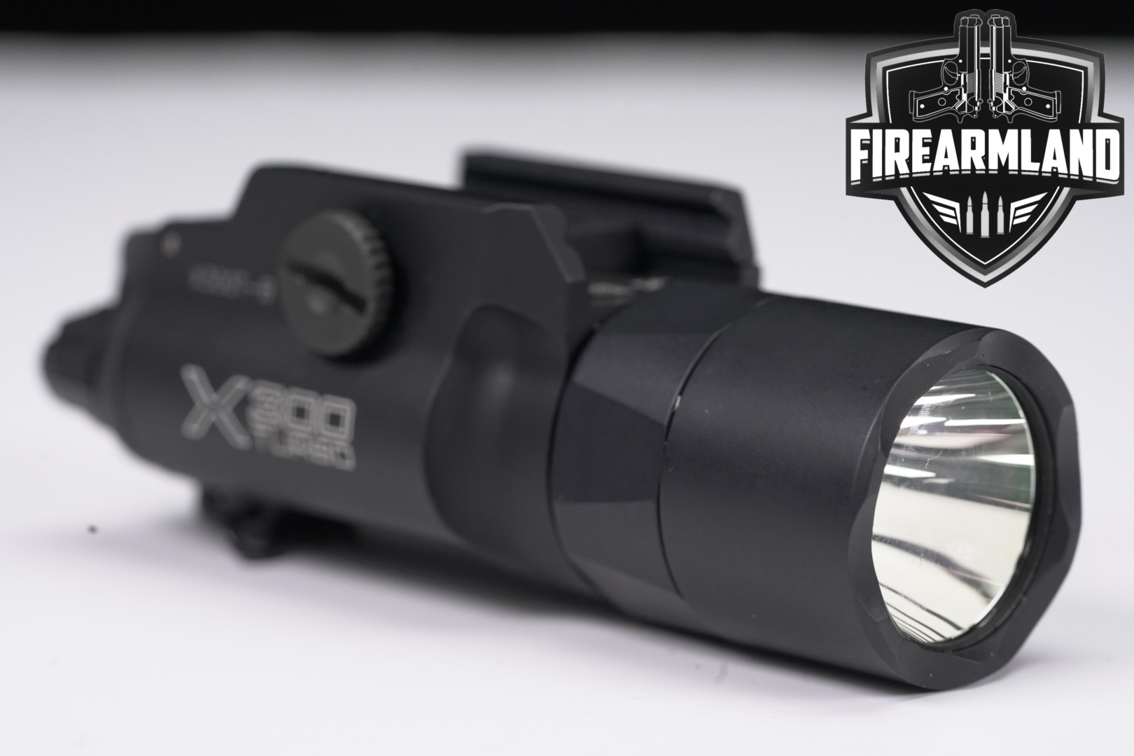 SureFire X300 Turbo X300T-B in Excellent Condition Thumbnail