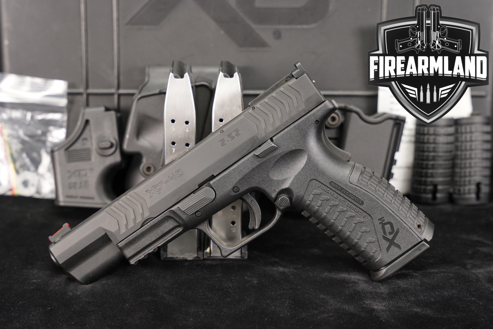 Springfield Armory XDm 5.25 .40 S&W Black in Excellent Condition Thumbnail