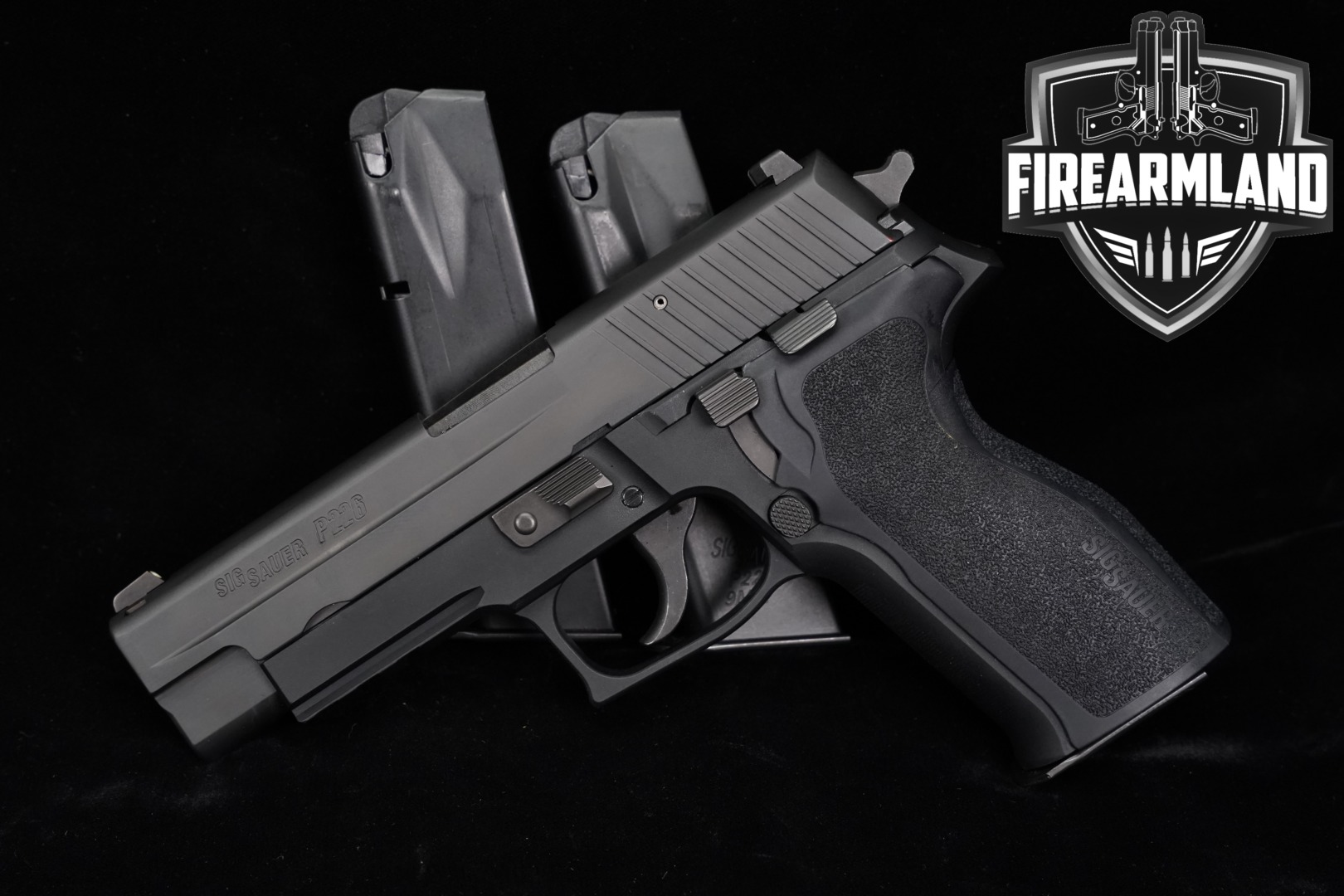 Sig Sauer P226 9mm Luger Black in Very Good Condition Thumbnail
