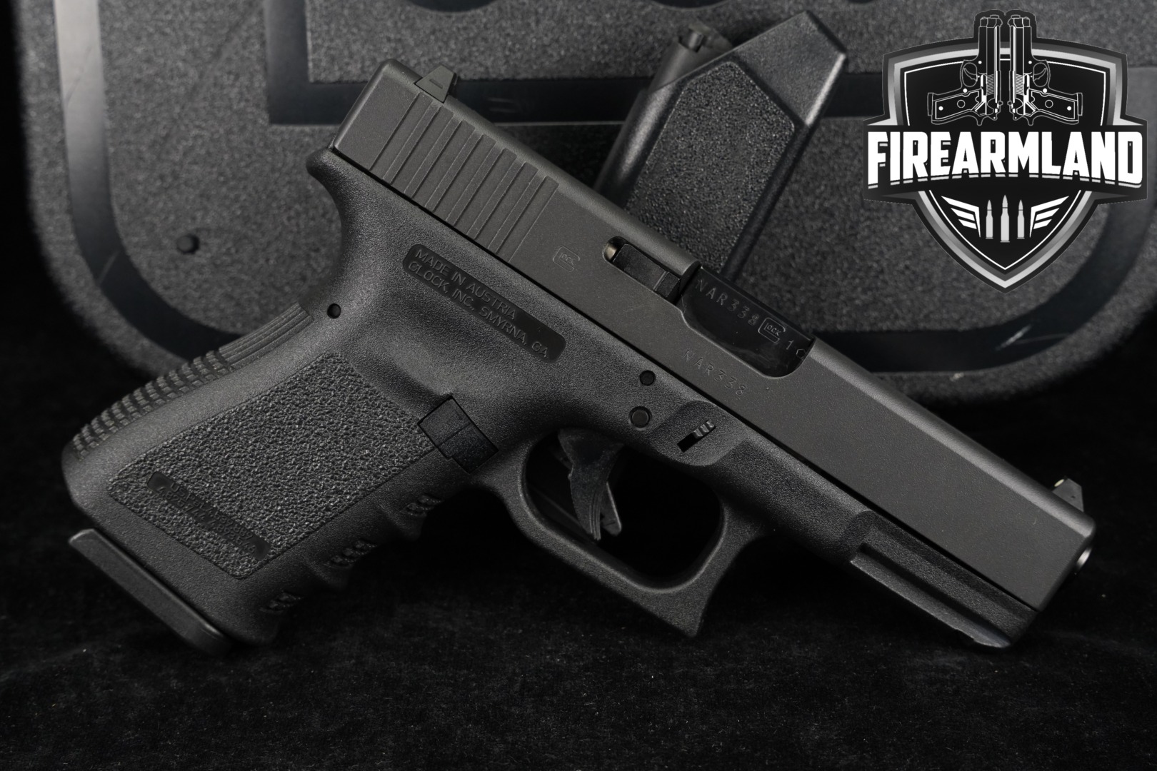 Glock 19 Gen3 9mm Luger Black in Very Good Condition Thumbnail