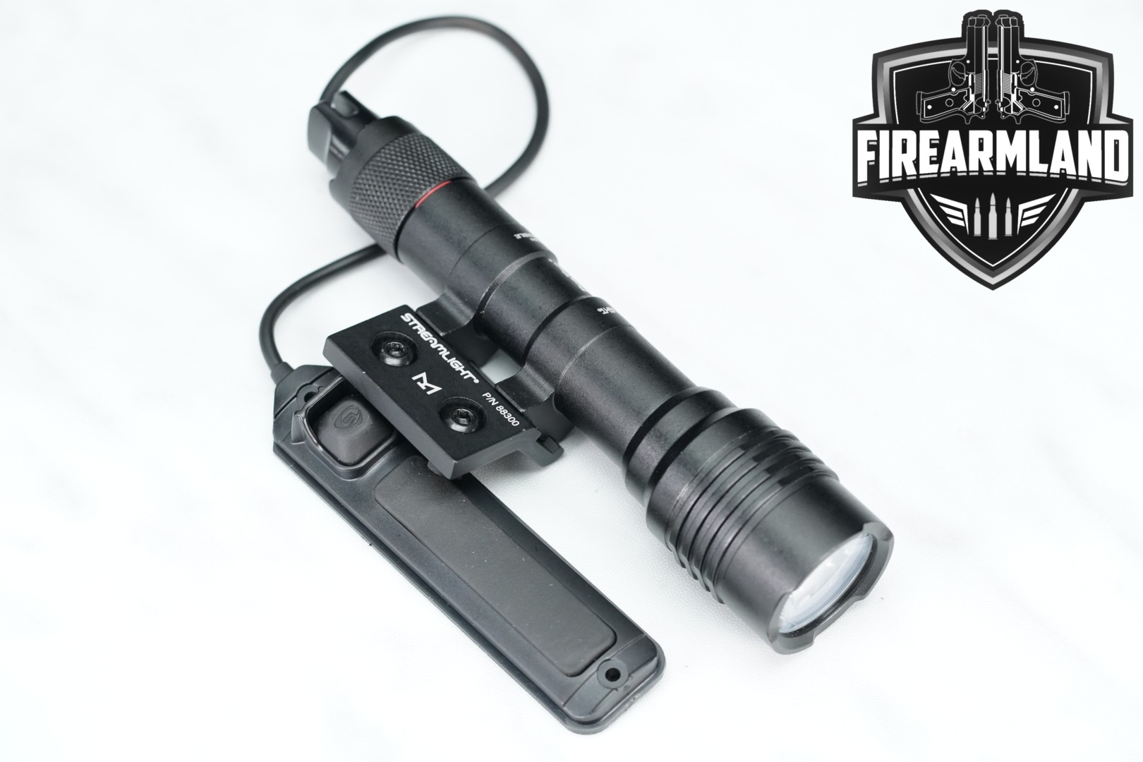 Streamlight ProTac Rail Mount 2 in Very Good Condition Thumbnail