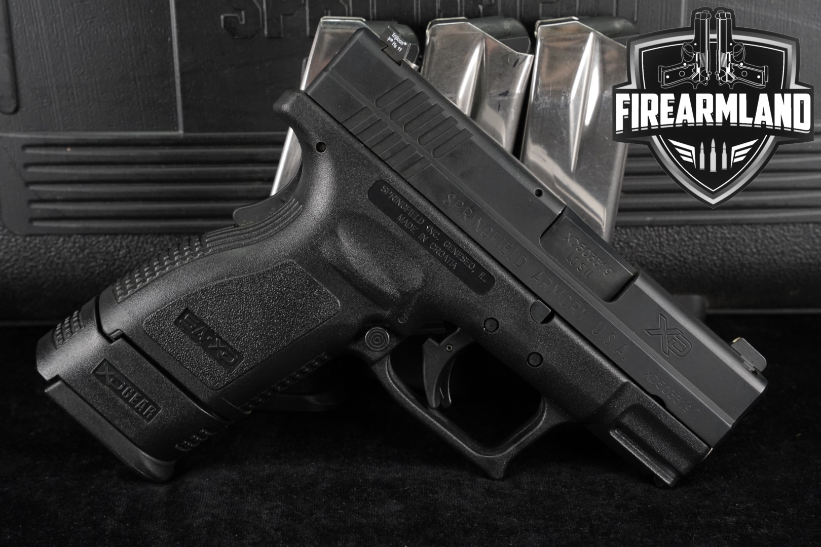 Springfield Armory XD-40 Sub-Compact .40 S&W Black in Very Good Condition Thumbnail