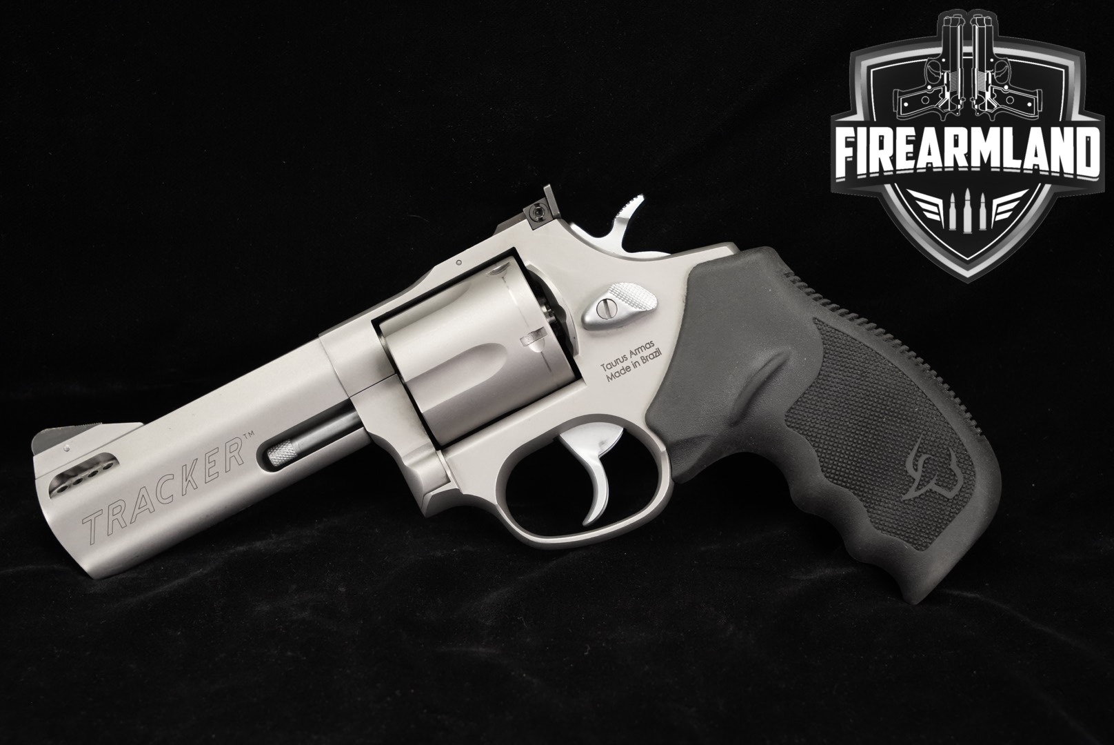 Taurus Tracker Model 44 .44 Rem Magnum Matte Stainless in Good Condition Thumbnail