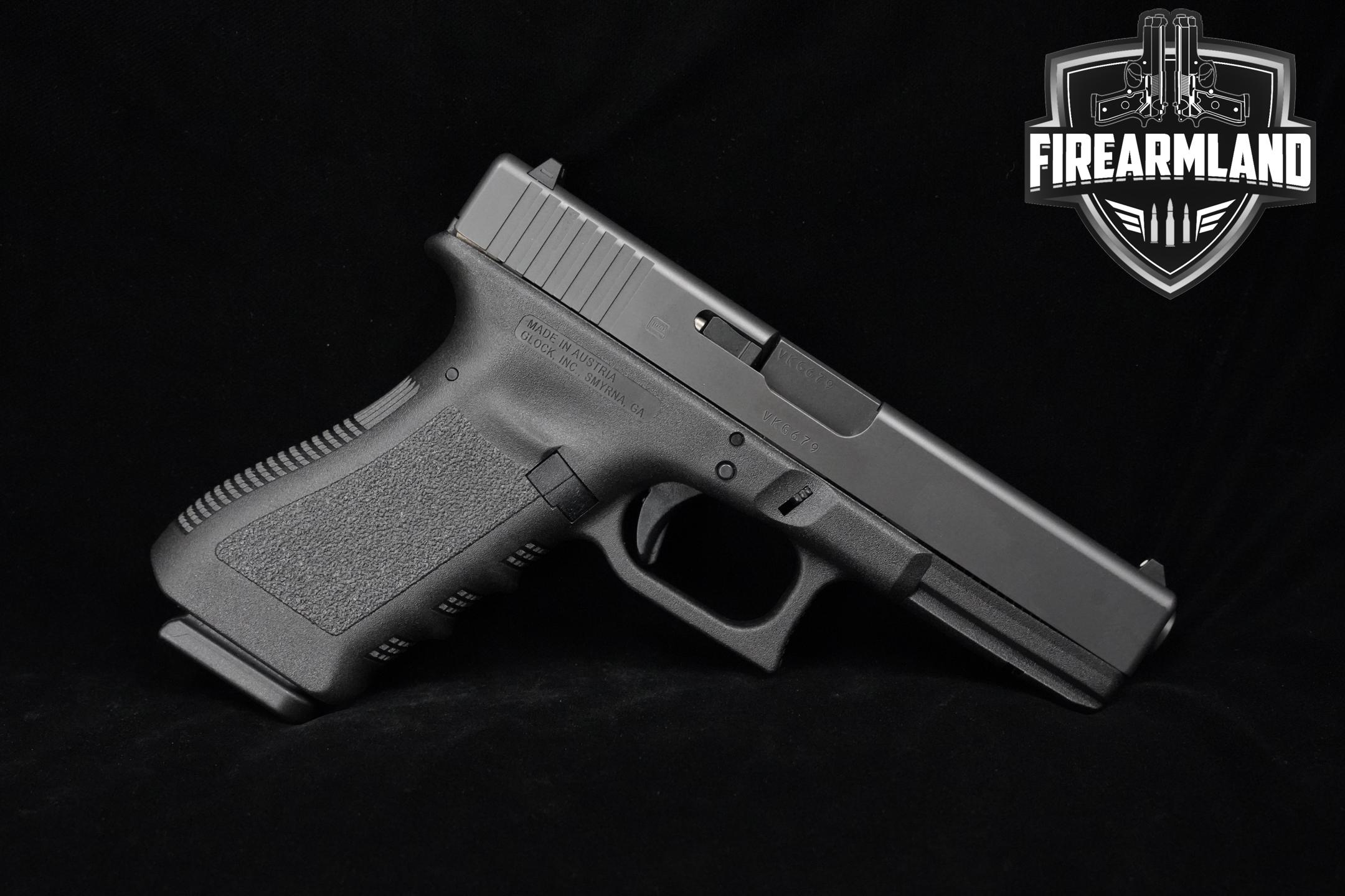 Glock 17 Gen3 9mm Luger Black in Excellent Condition Thumbnail