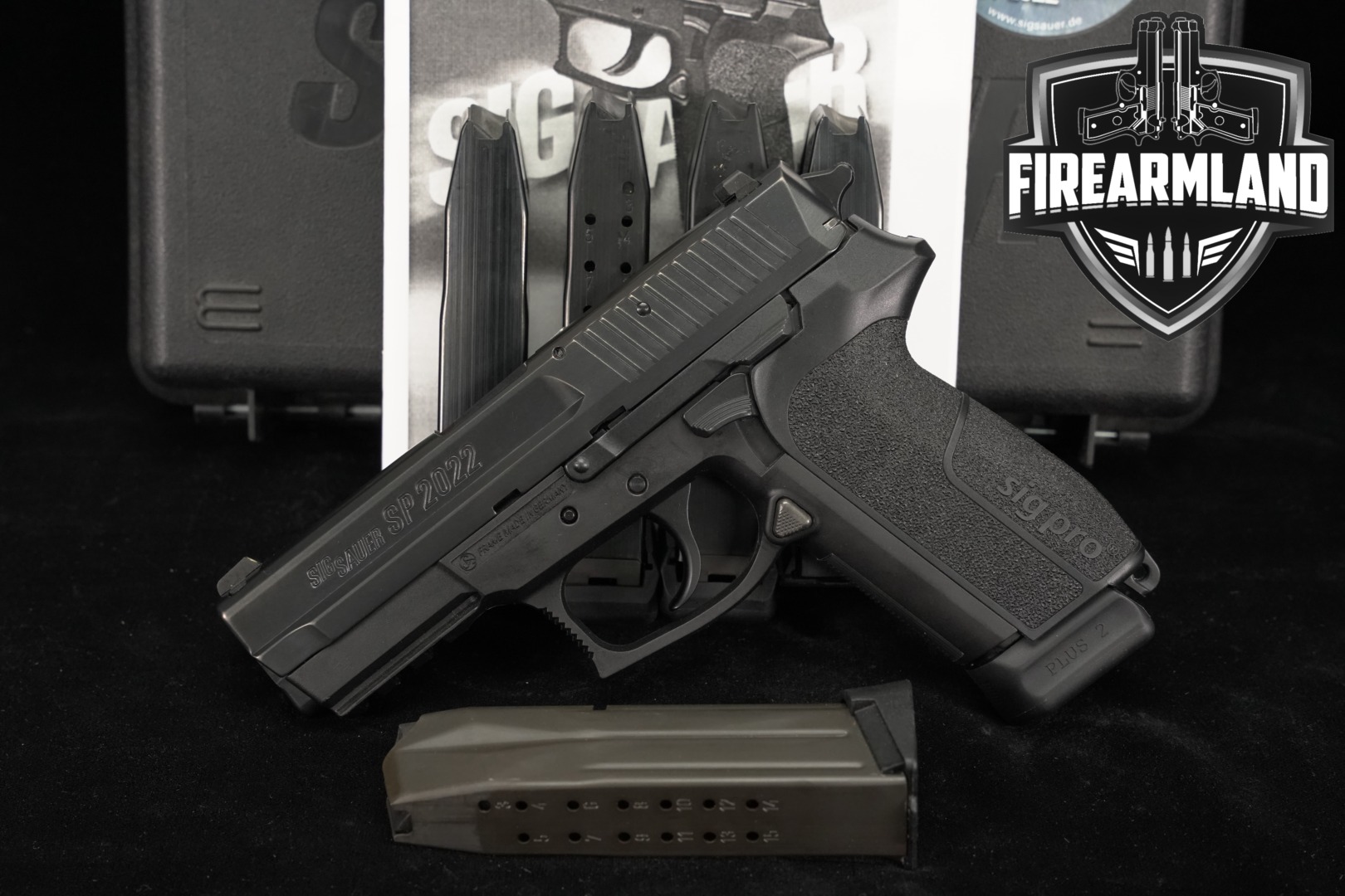 Sig Sauer SP2022 9mm Luger Black in Very Good Condition Thumbnail
