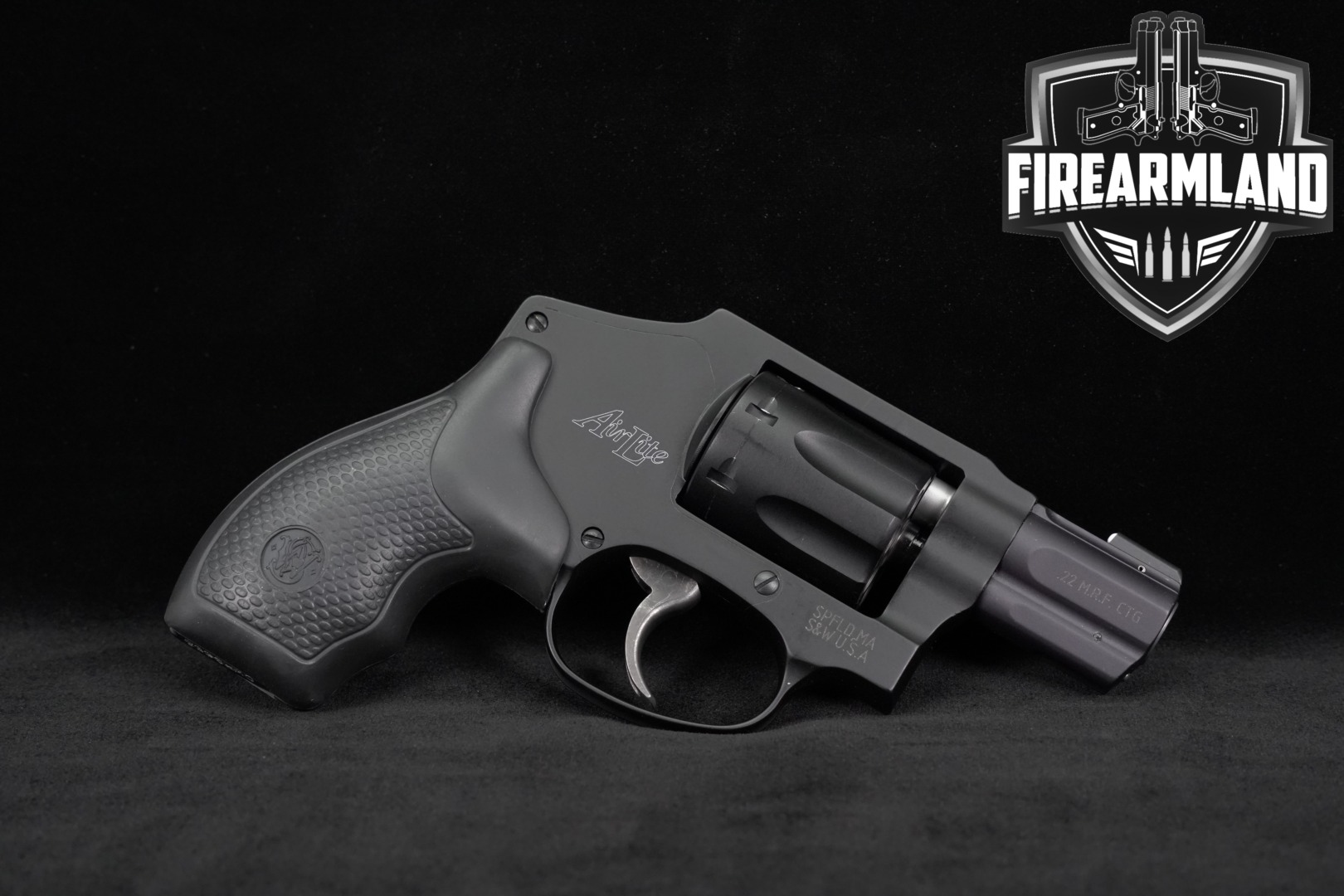 Smith & Wesson (S&W) Model 351C AirLite .22 WMR Black in Very Good Condition Thumbnail