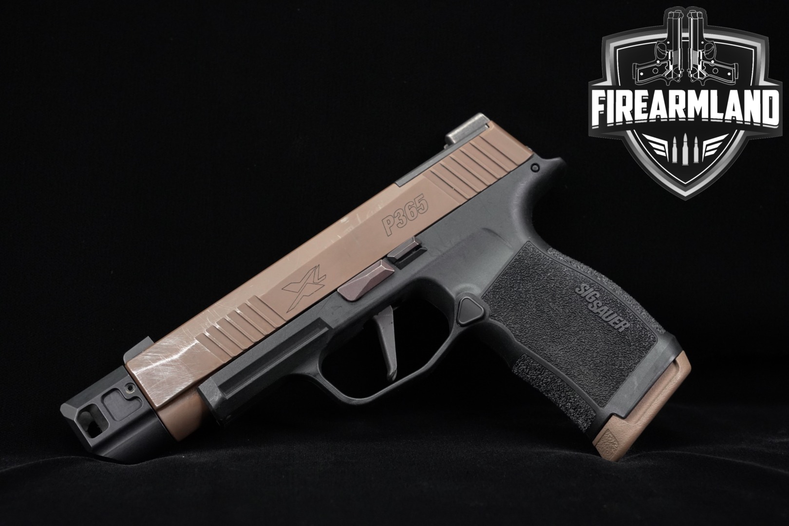 Sig Sauer P365 XL Coyote X-RAY3 NRA19 Edition 9mm Luger Two-Tone Coyote Tan in Good Condition Thumbnail