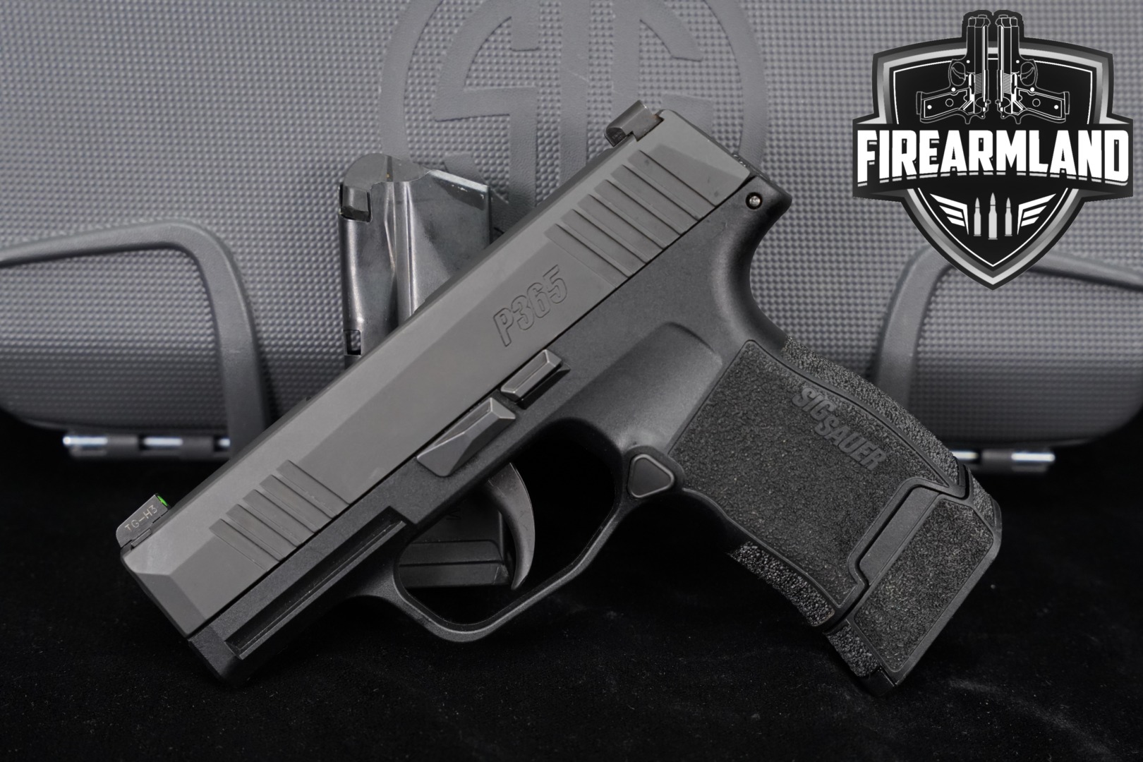 Sig Sauer P365 9mm Luger Black in Excellent Condition Thumbnail