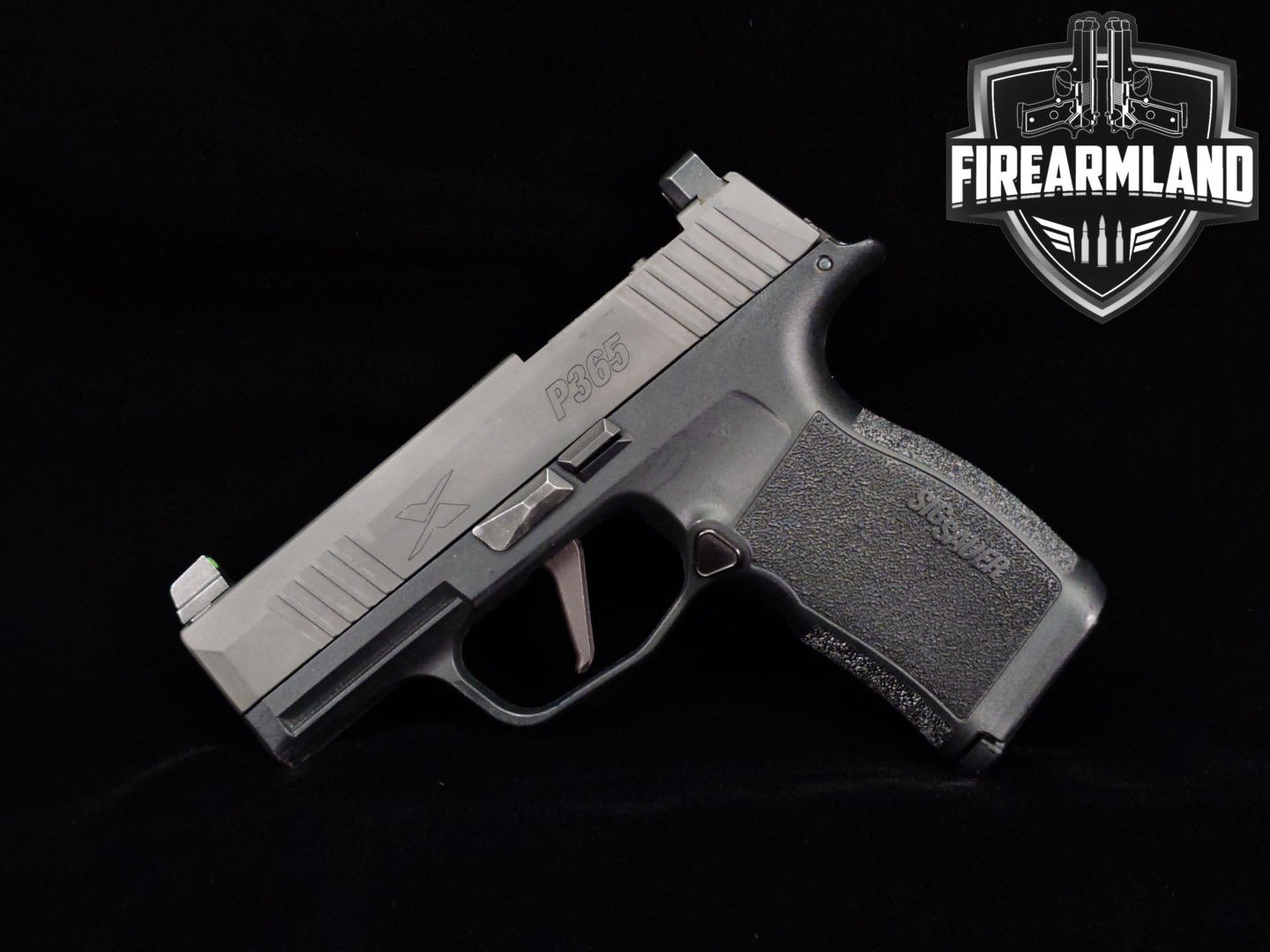Sig Sauer P365X 9mm Luger Black in Very Good Condition Thumbnail
