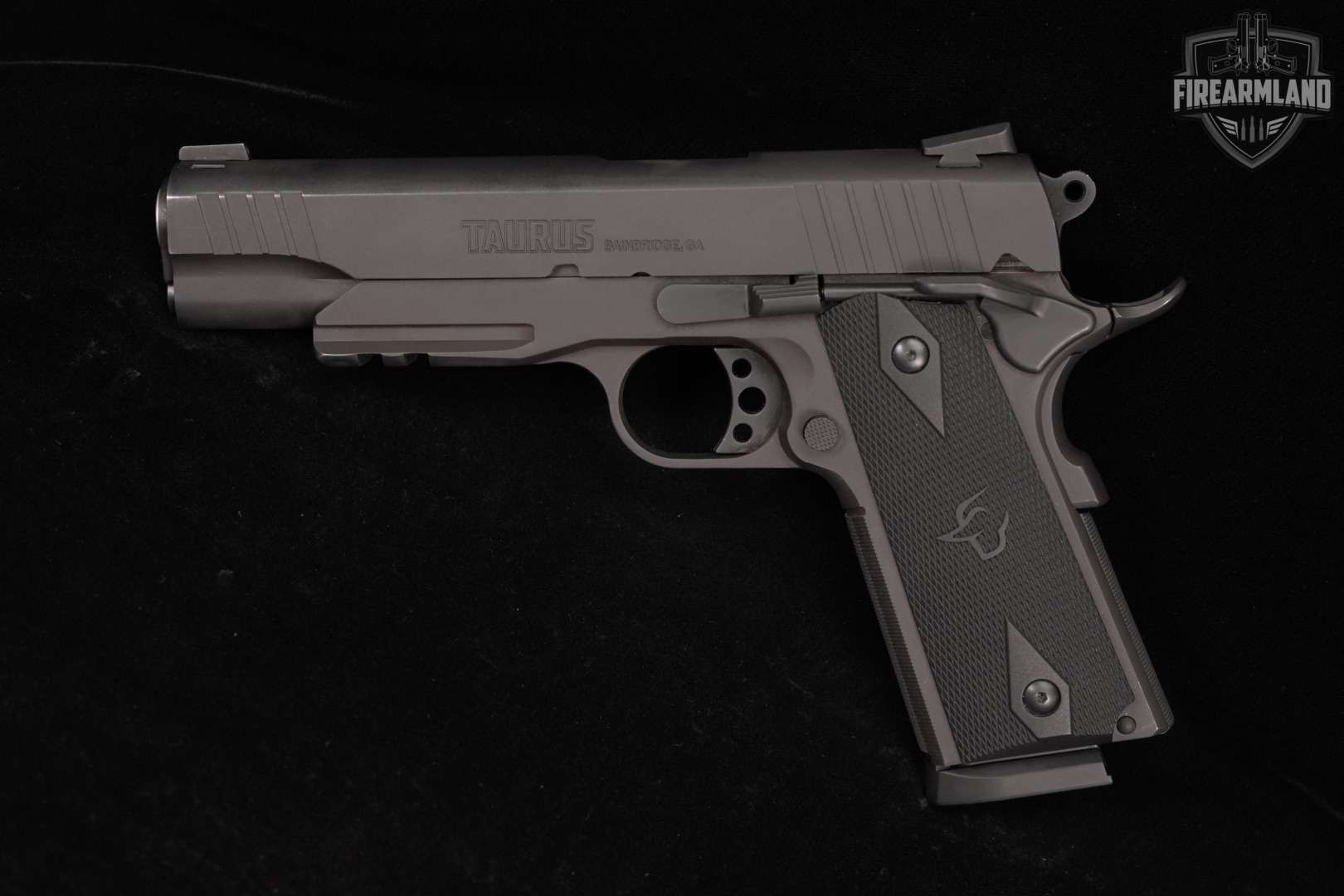 Taurus 1911 Full-Size 45 ACP 5" +2 MAGS, ORIG CASE & HOLSTER-img-3