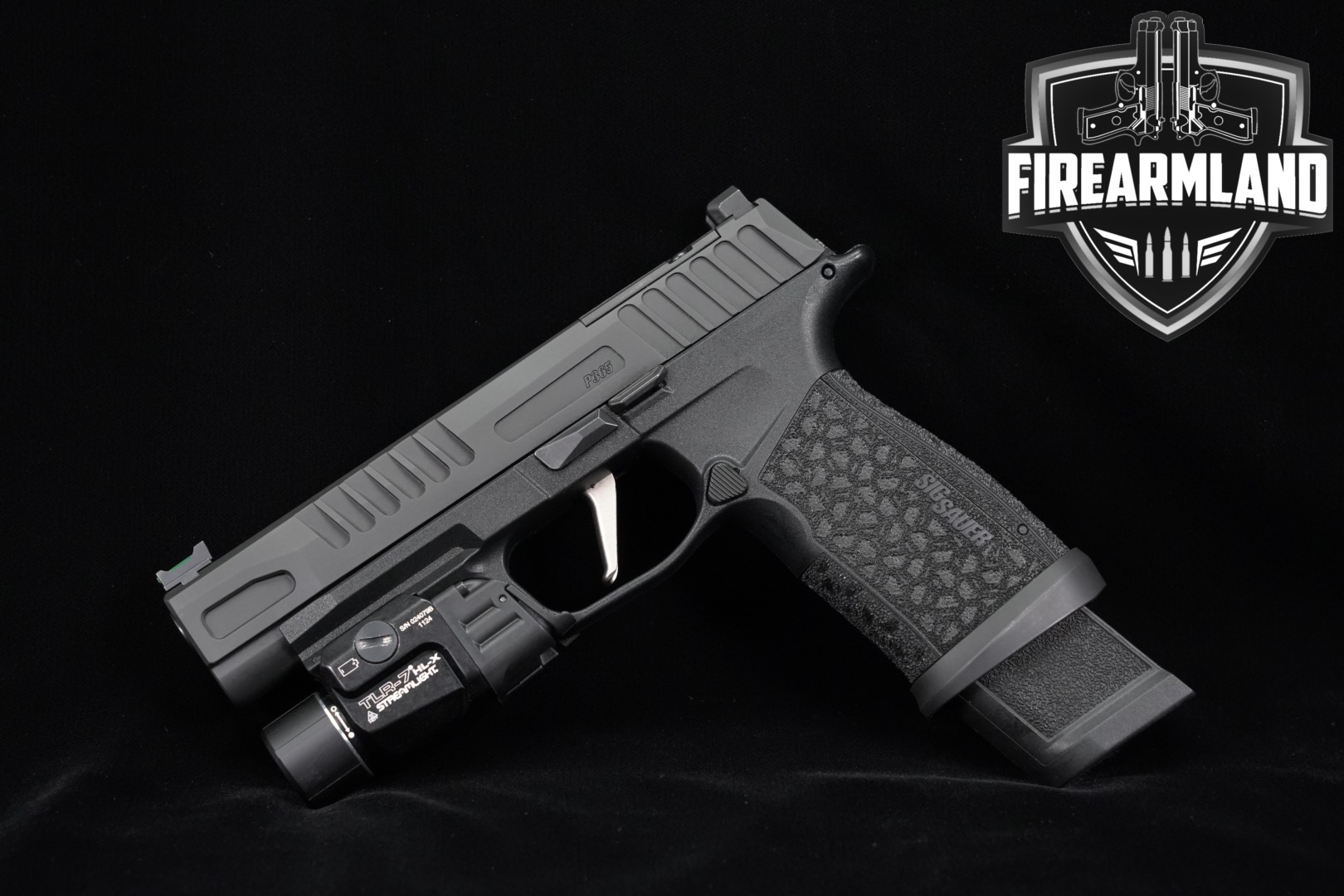Sig Sauer P365-FUSE 9mm Luger Black in Excellent Condition Thumbnail