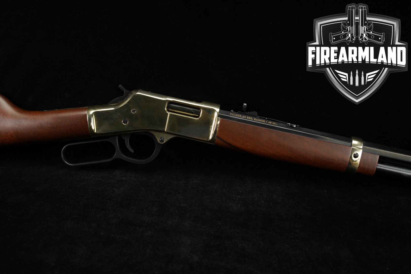 Henry Repeating Arms Big Boy Brass .44 Rem Magnum Polished Brass & Wood in Very Good Condition Thumbnail