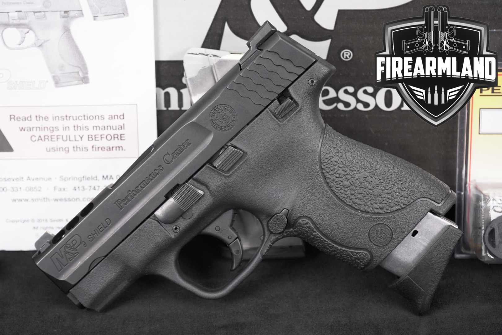 Smith & Wesson (S&W) M&P9 Shield Performance Center Ported, No Thumb Safety 9mm Luger Black in Very Good Condition Thumbnail