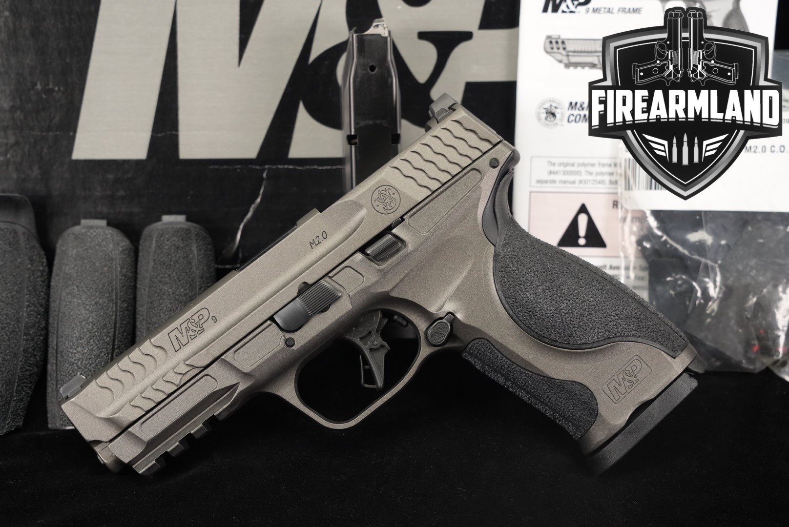 Smith & Wesson (S&W) M&P9 M2.0 Metal OR No Thumb Safety 9mm Luger Tungsten Gray Cerakote in Excellent Condition Thumbnail