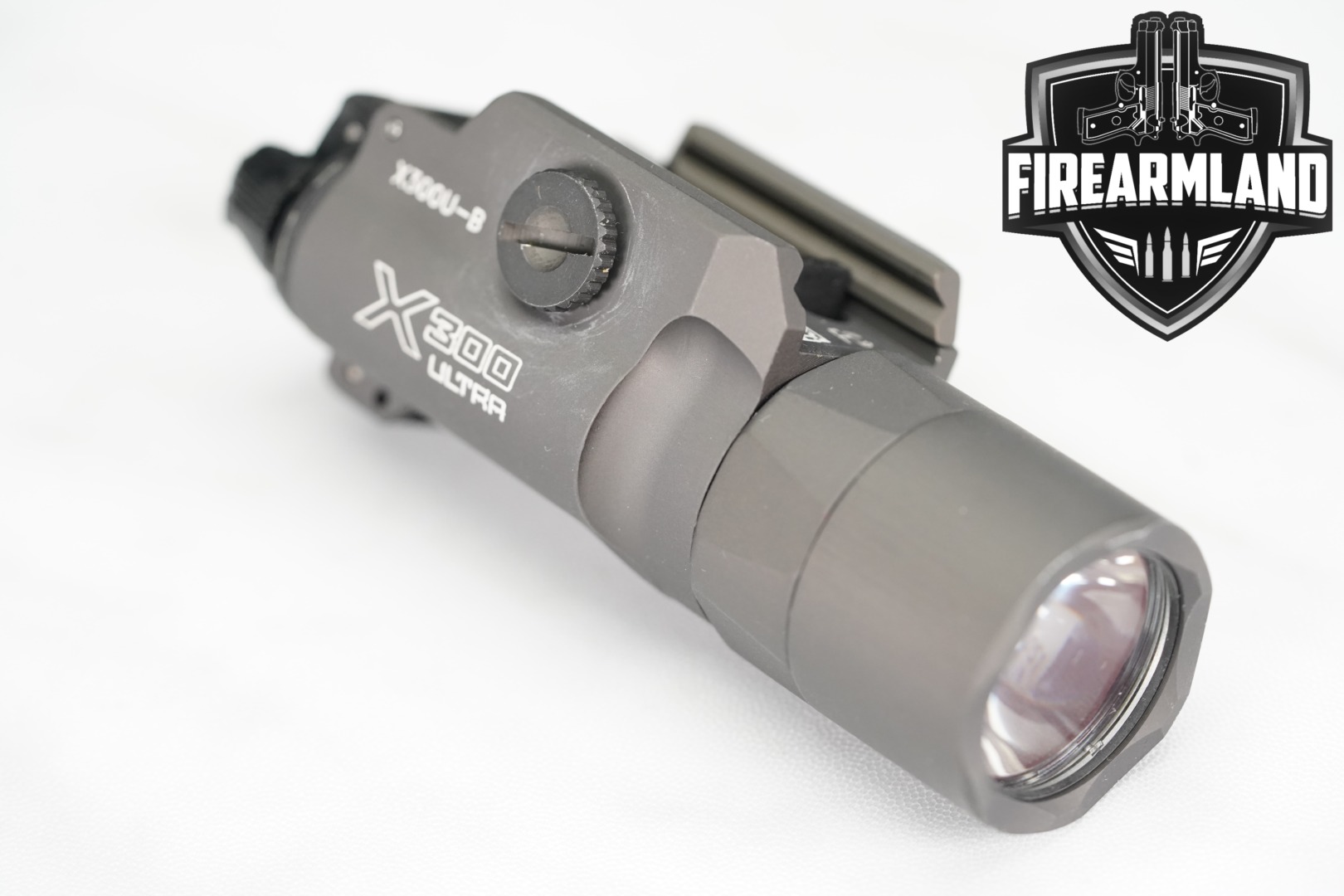 SureFire X300 Ultra in Very Good Condition Thumbnail