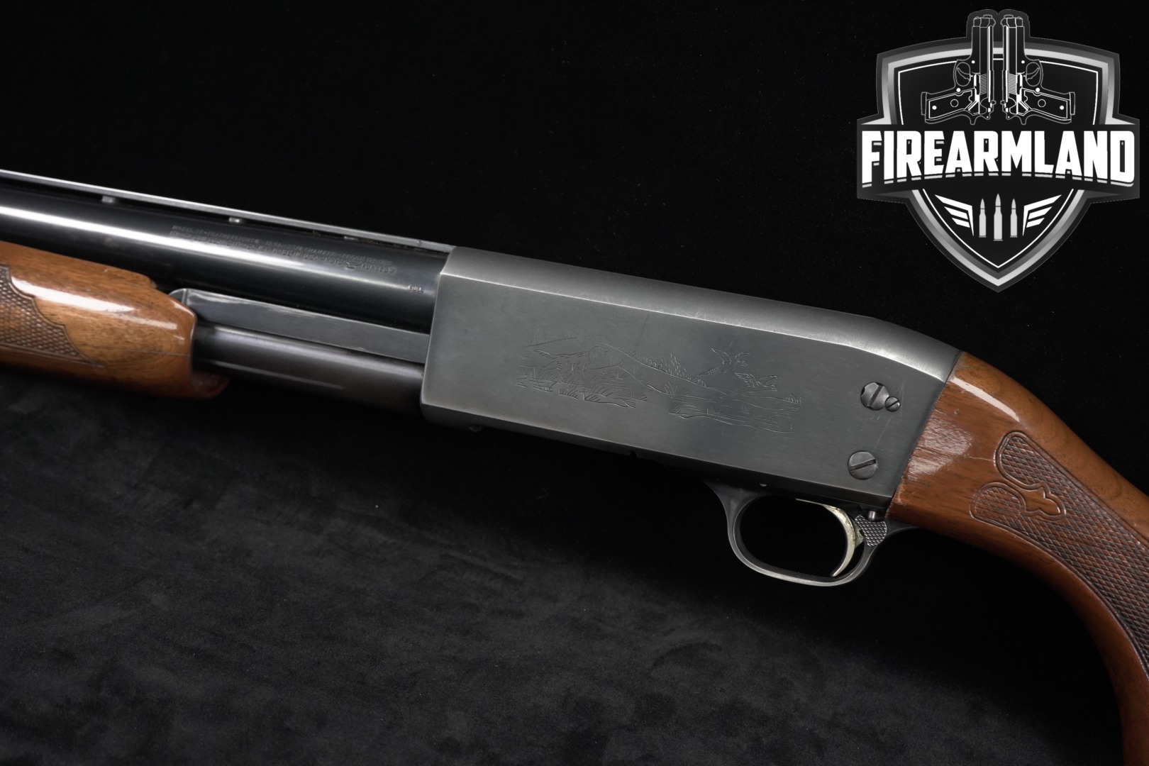 1979 Ithaca Model 37 Featherlight 12 Gauge Blued & Walnut in Good Condition Thumbnail