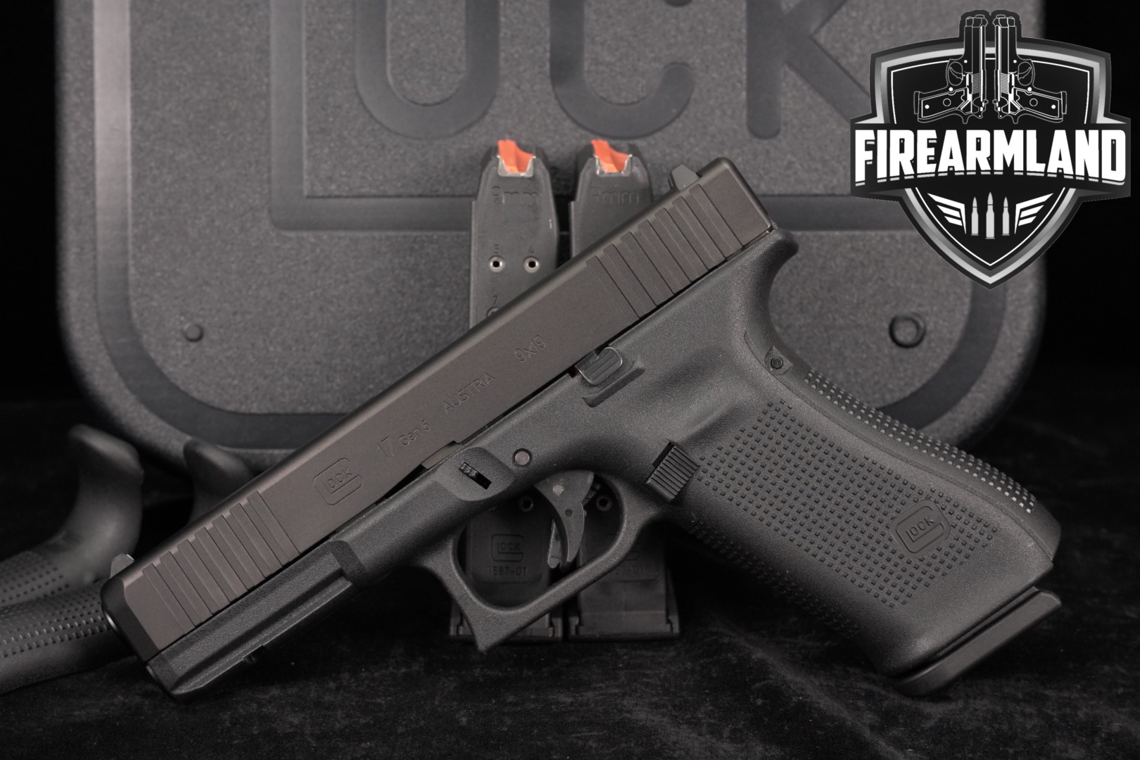 Glock 17 Gen5 G17 Gen 5 FS 9mm 4.49" +3 MAGS & ORIG CASE-img-0