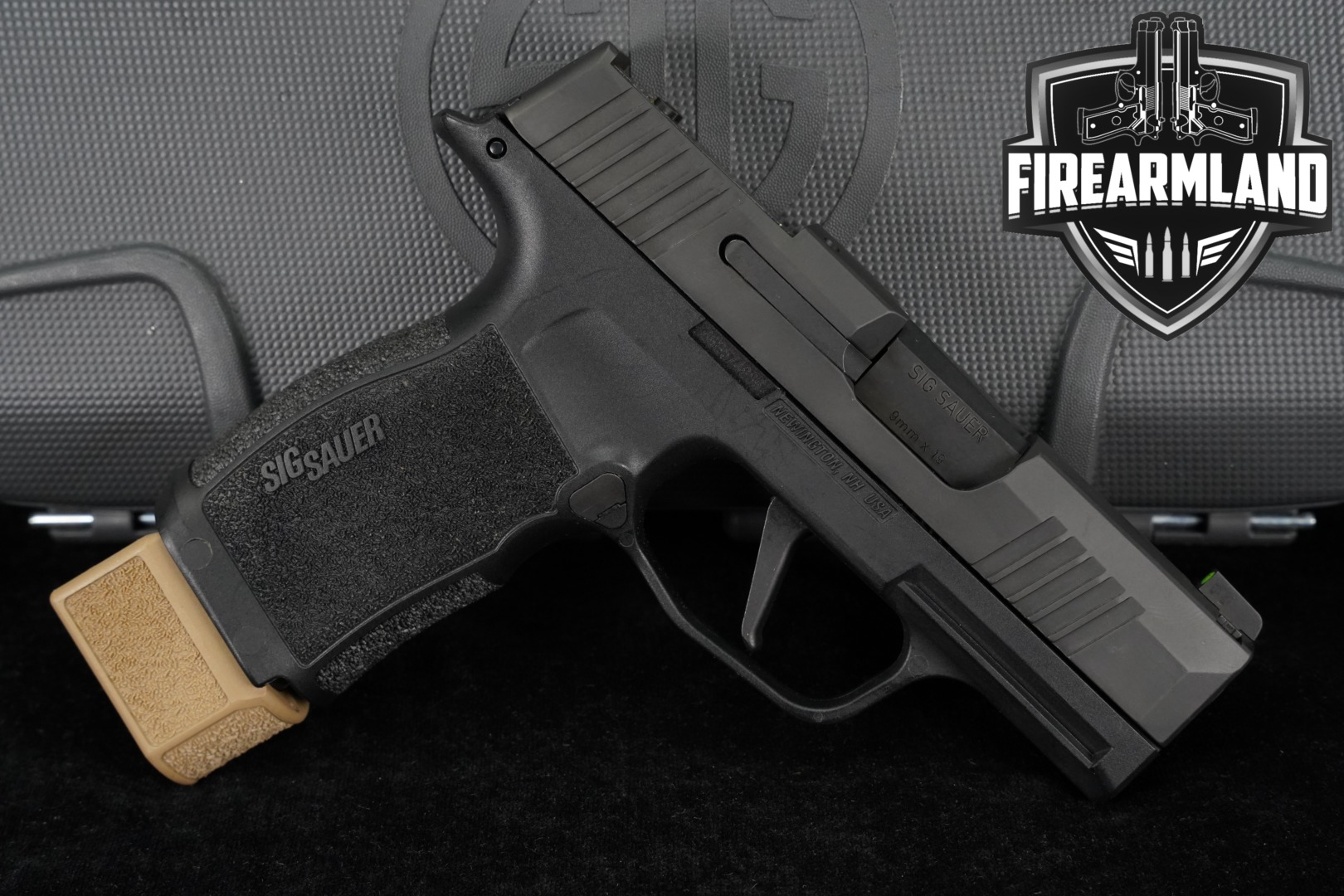 Sig Sauer P365X 9mm Luger Black in Very Good Condition Thumbnail